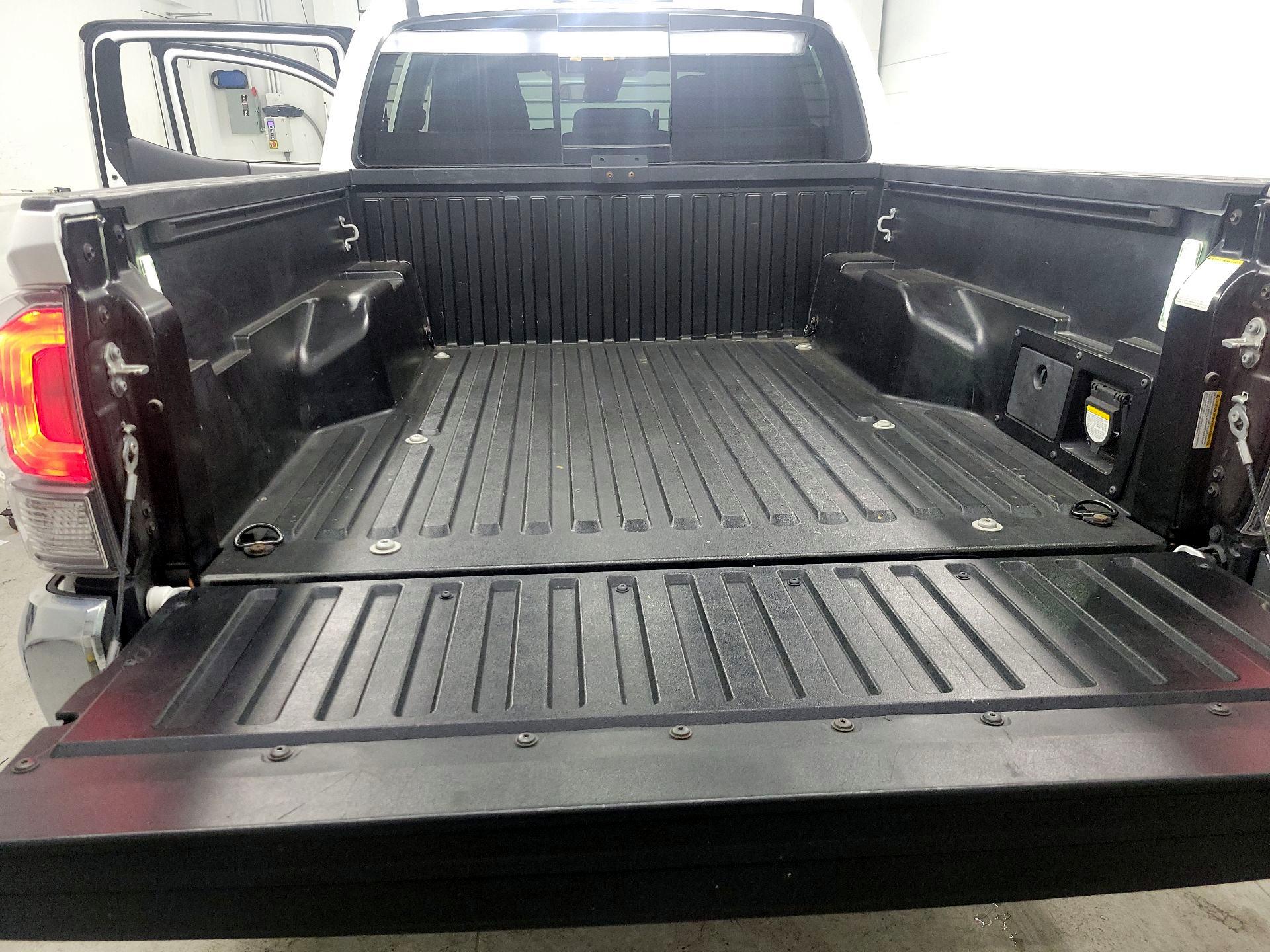 Thumbnail: 2023 Toyota Tacoma - 20