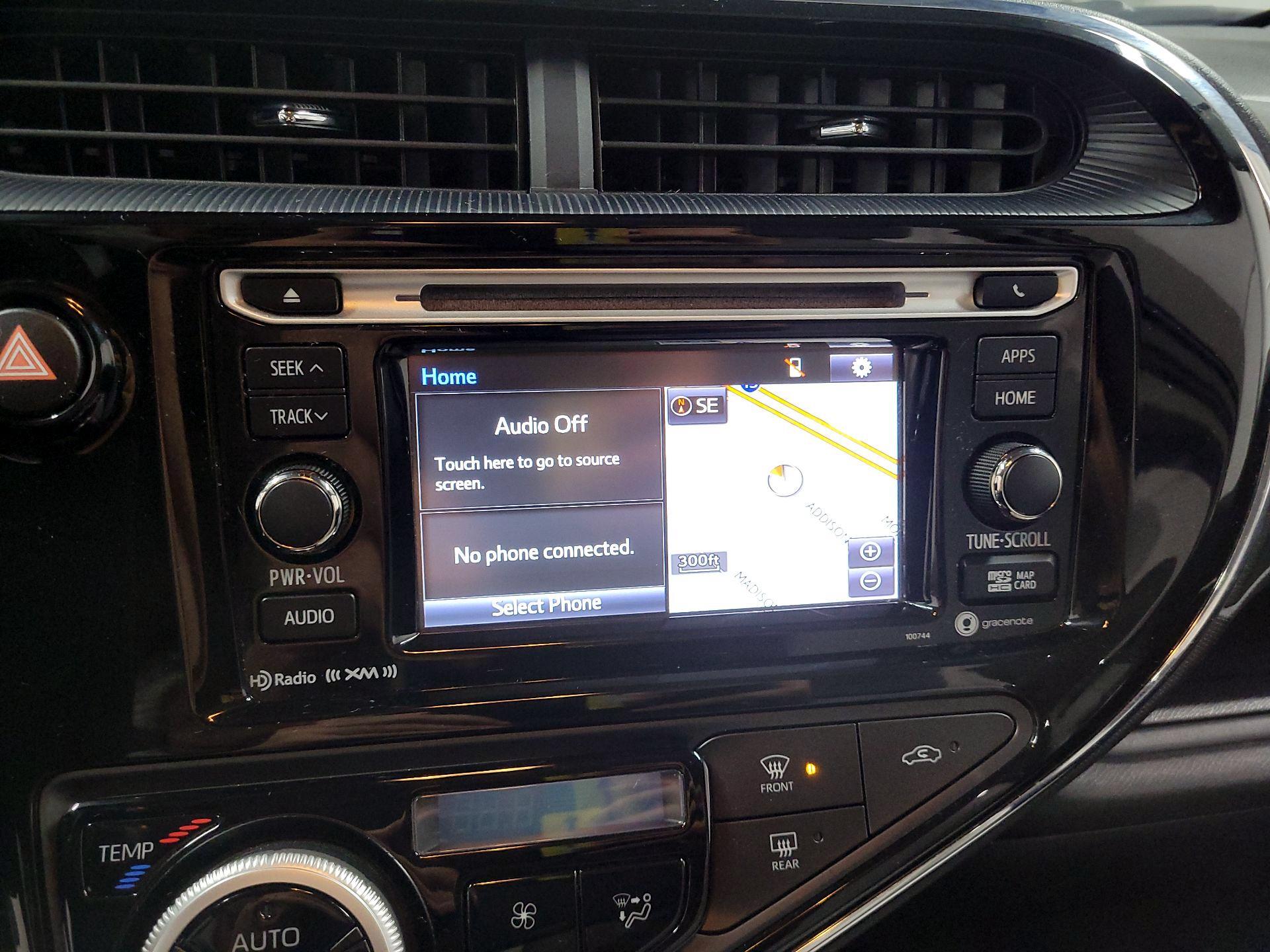 Thumbnail: 2018 Toyota Prius c - 14