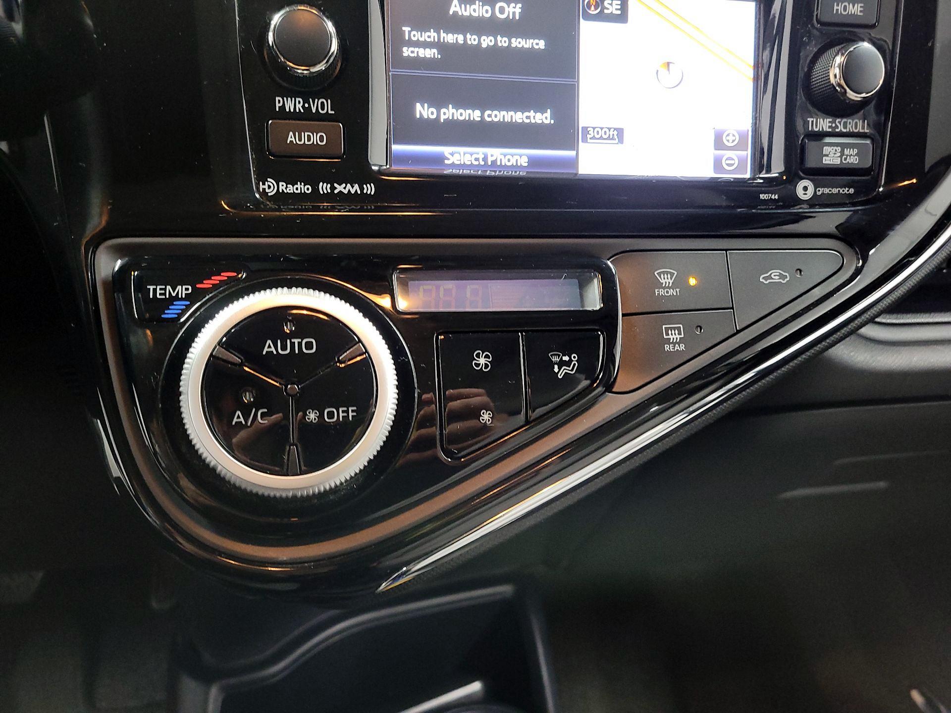 Thumbnail: 2018 Toyota Prius c - 15