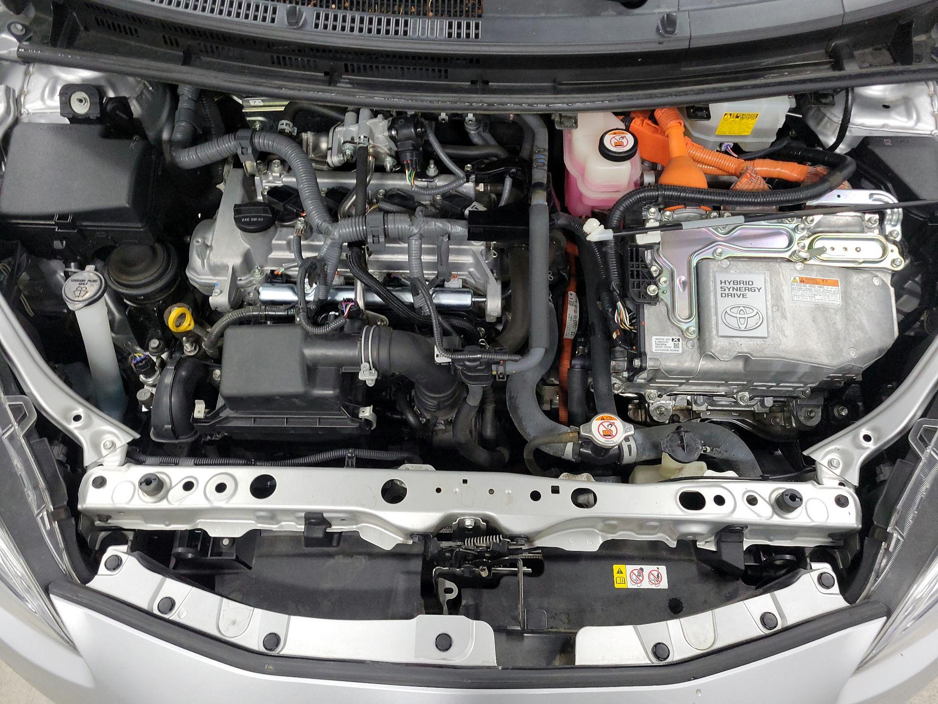 Thumbnail: 2018 Toyota Prius c - 19