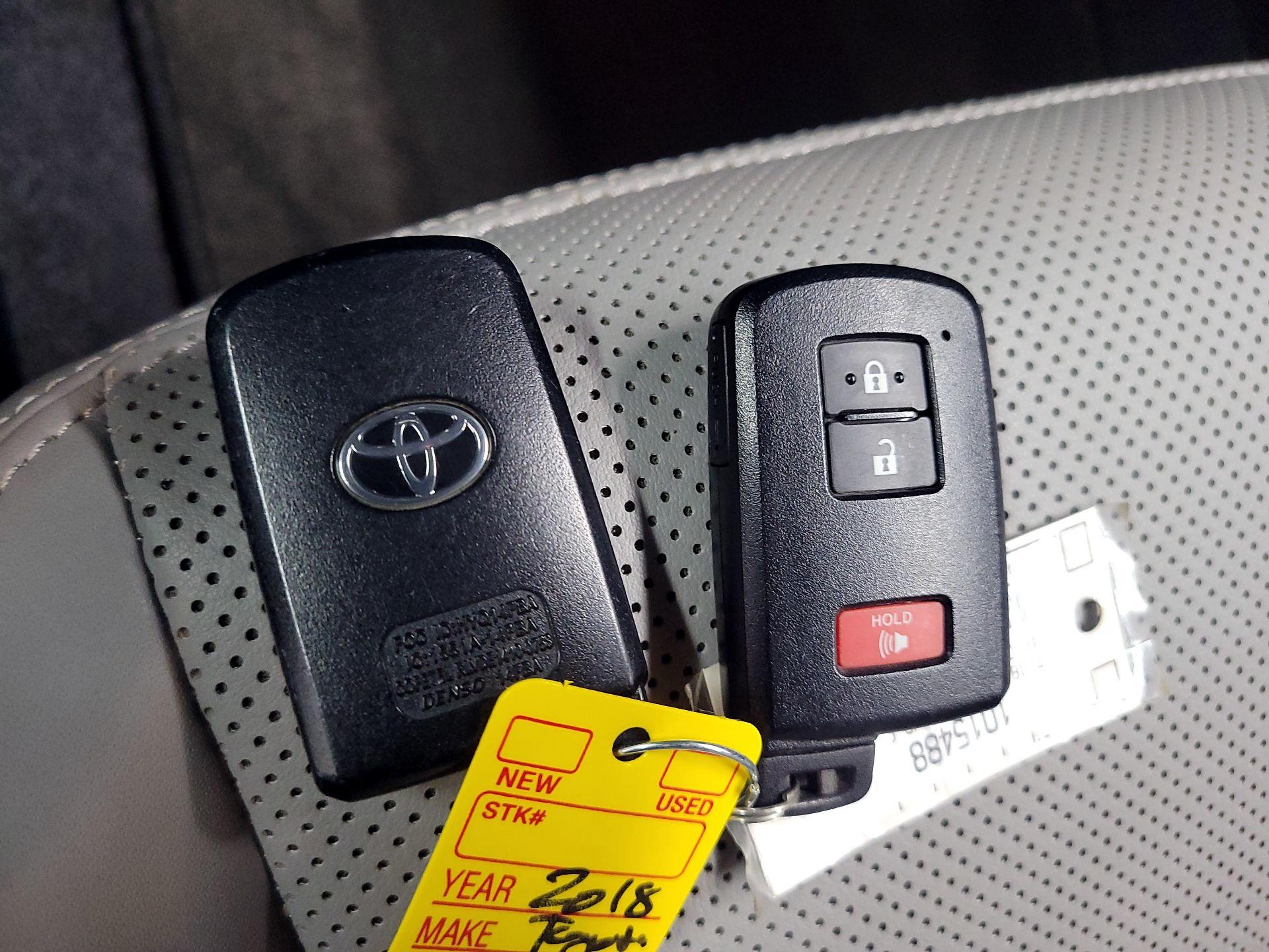 Thumbnail: 2018 Toyota Prius c - 20