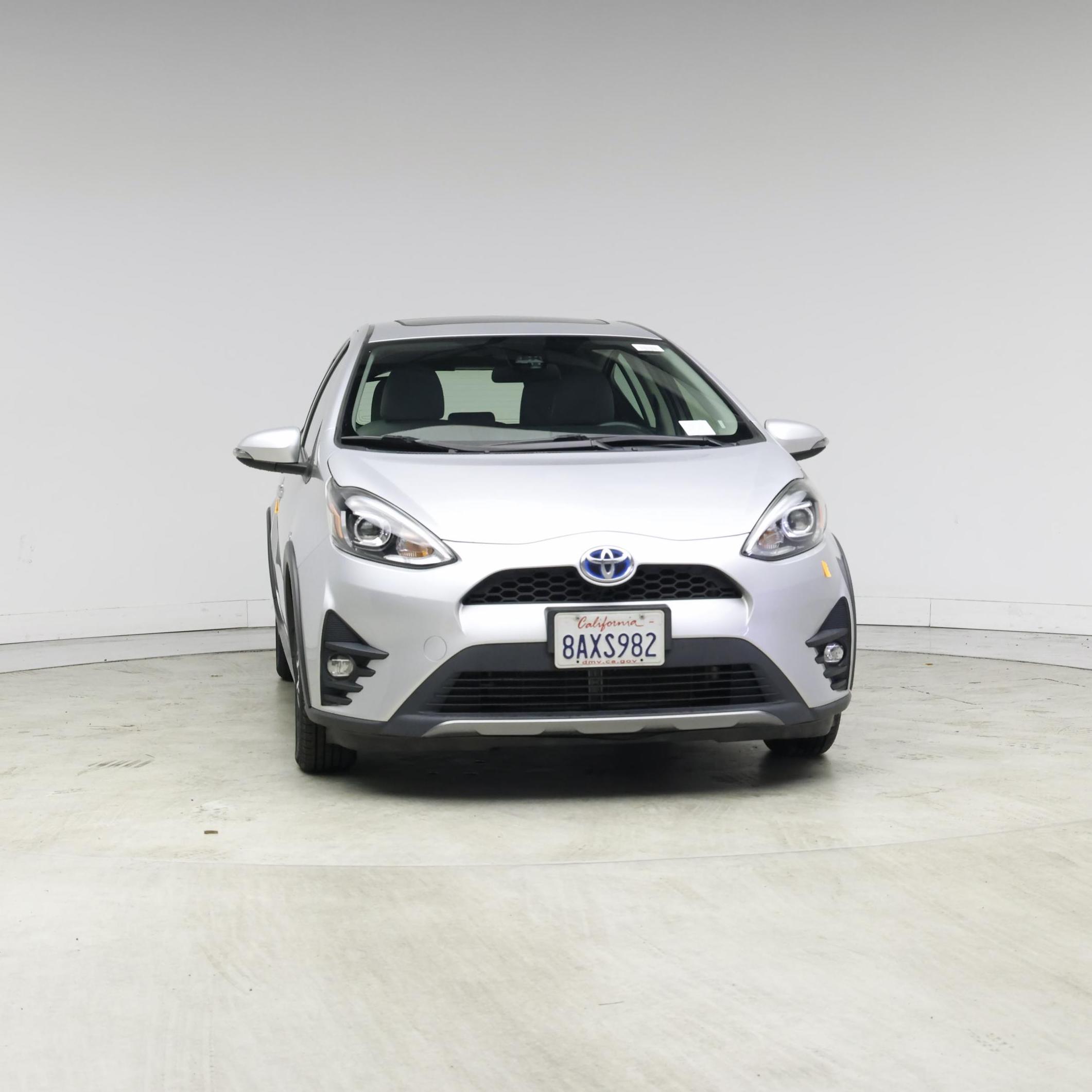 Thumbnail: 2018 Toyota Prius c - 5