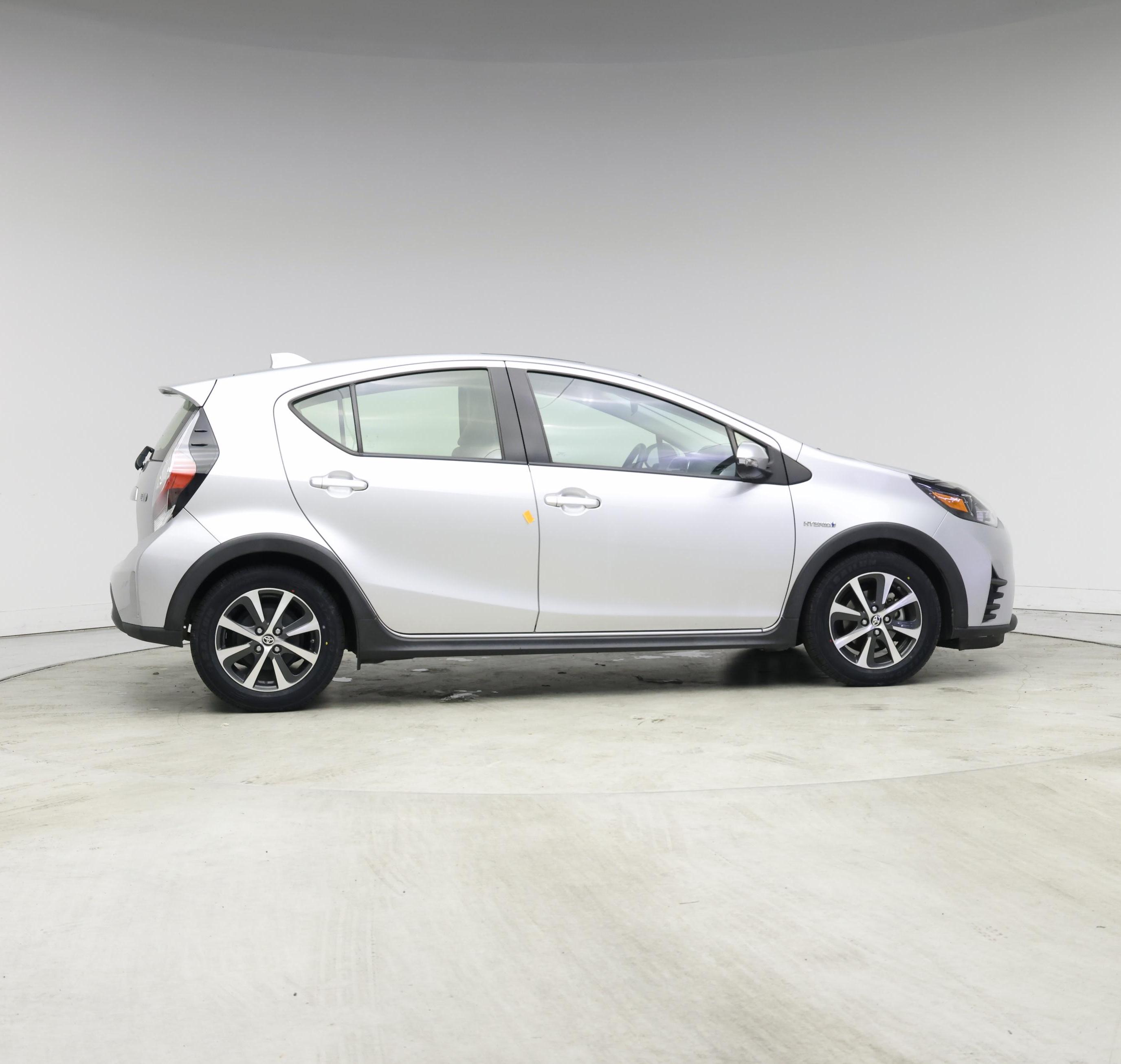 Thumbnail: 2018 Toyota Prius c - 7