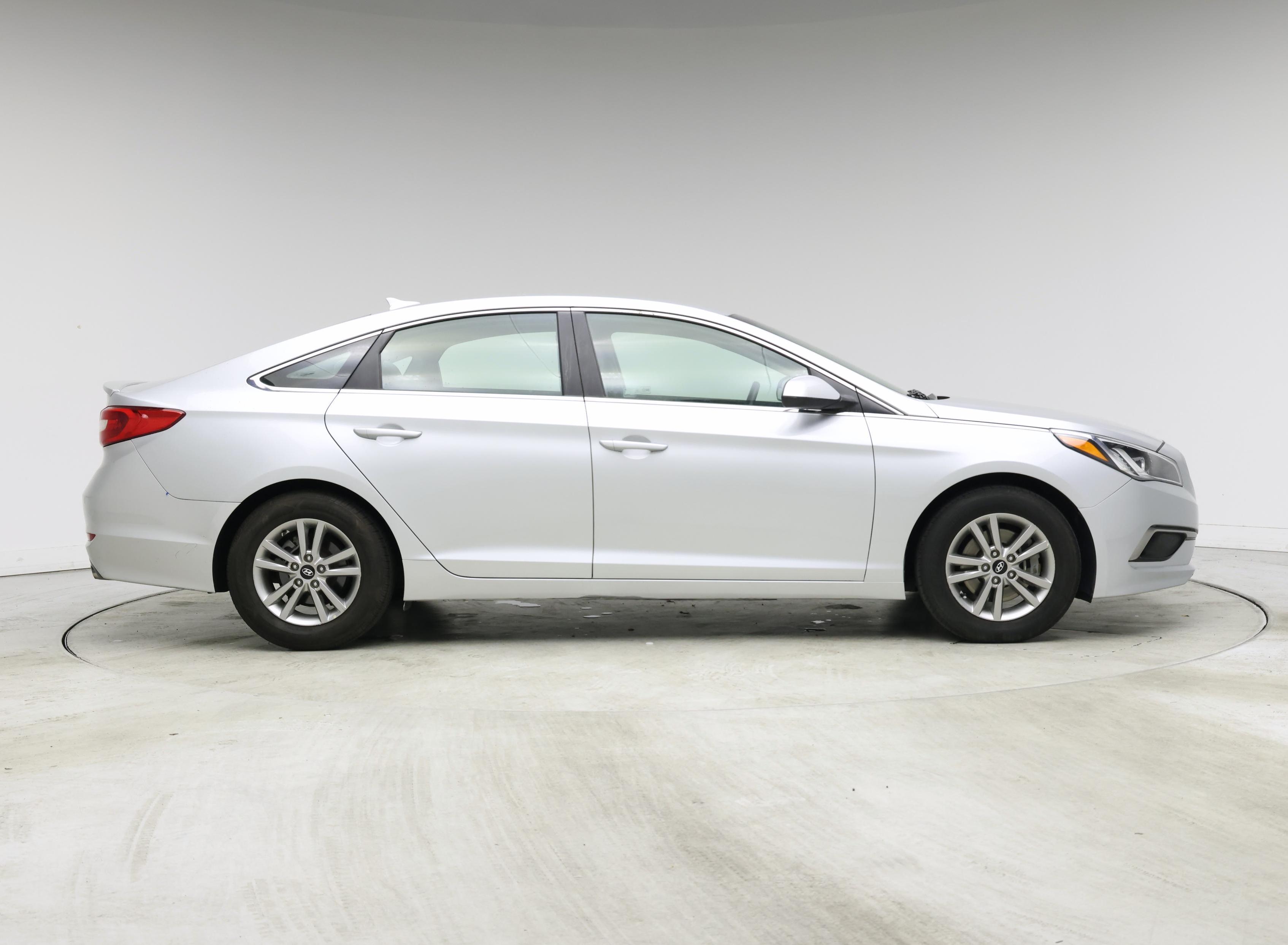 Thumbnail: 2016 Hyundai Sonata - 7