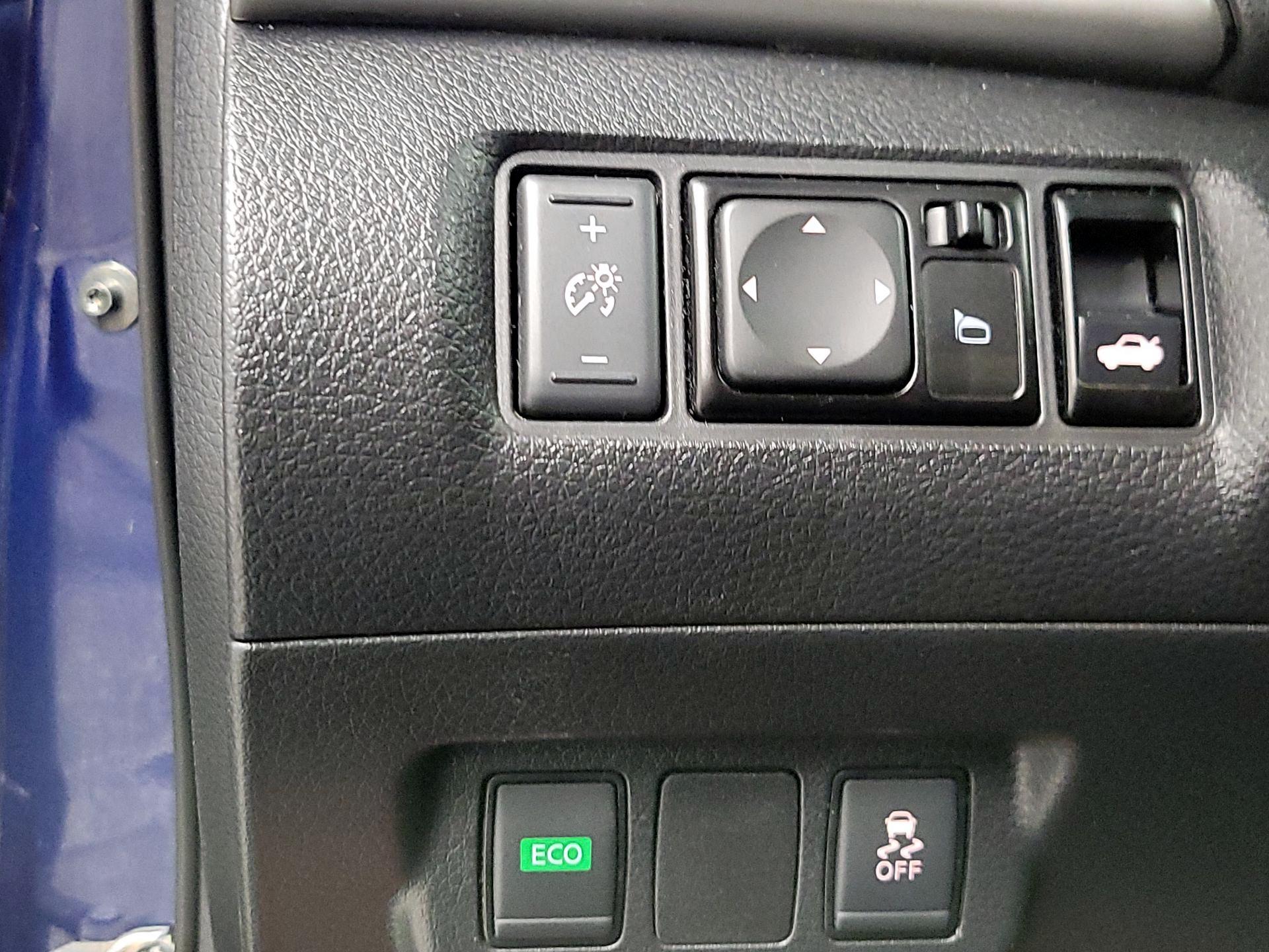 Thumbnail: 2019 Nissan Sentra - 13