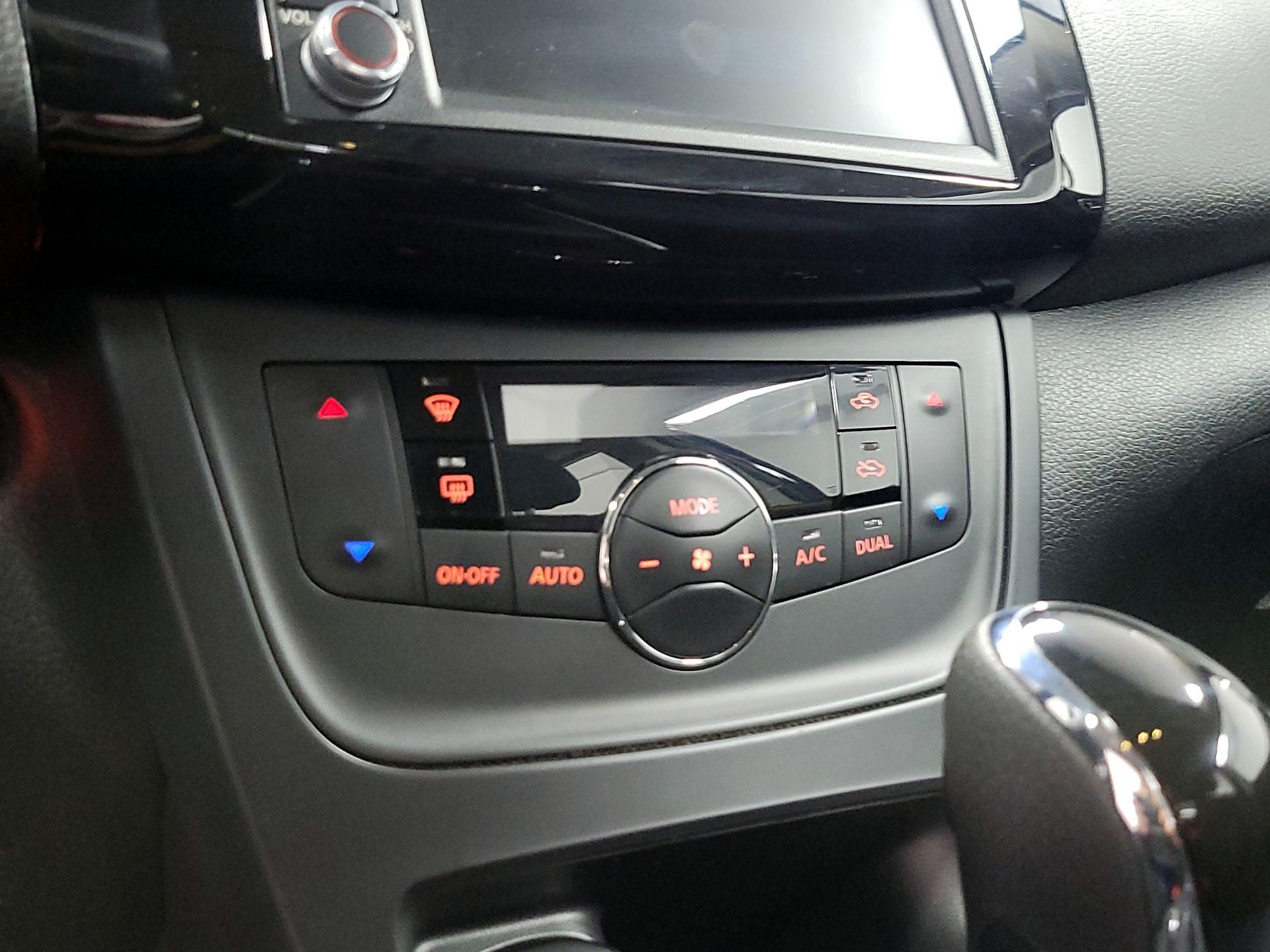 Thumbnail: 2019 Nissan Sentra - 16