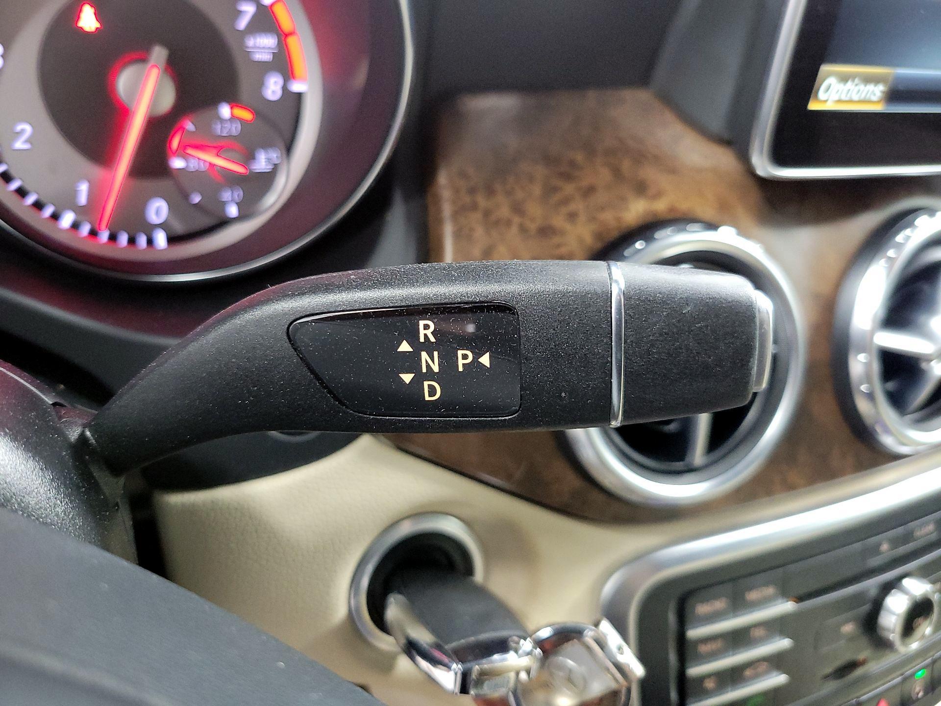 Thumbnail: 2016 Mercedes-Benz GLA - 17