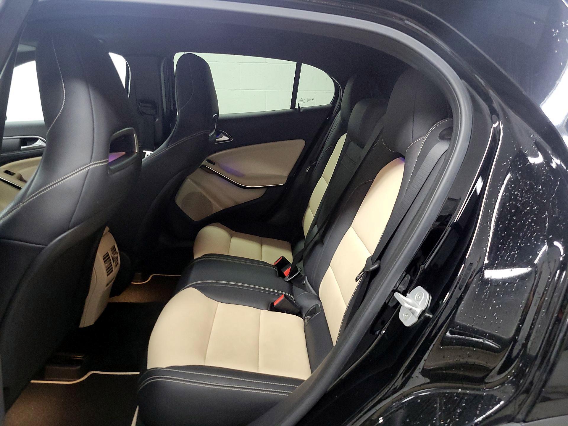 Thumbnail: 2016 Mercedes-Benz GLA - 18