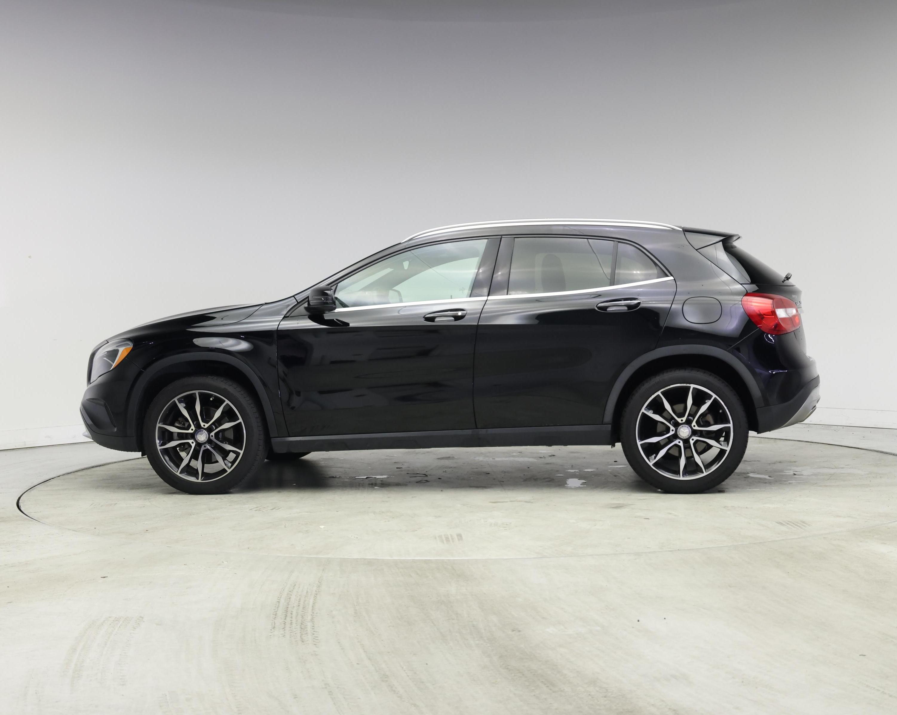 Thumbnail: 2016 Mercedes-Benz GLA - 3