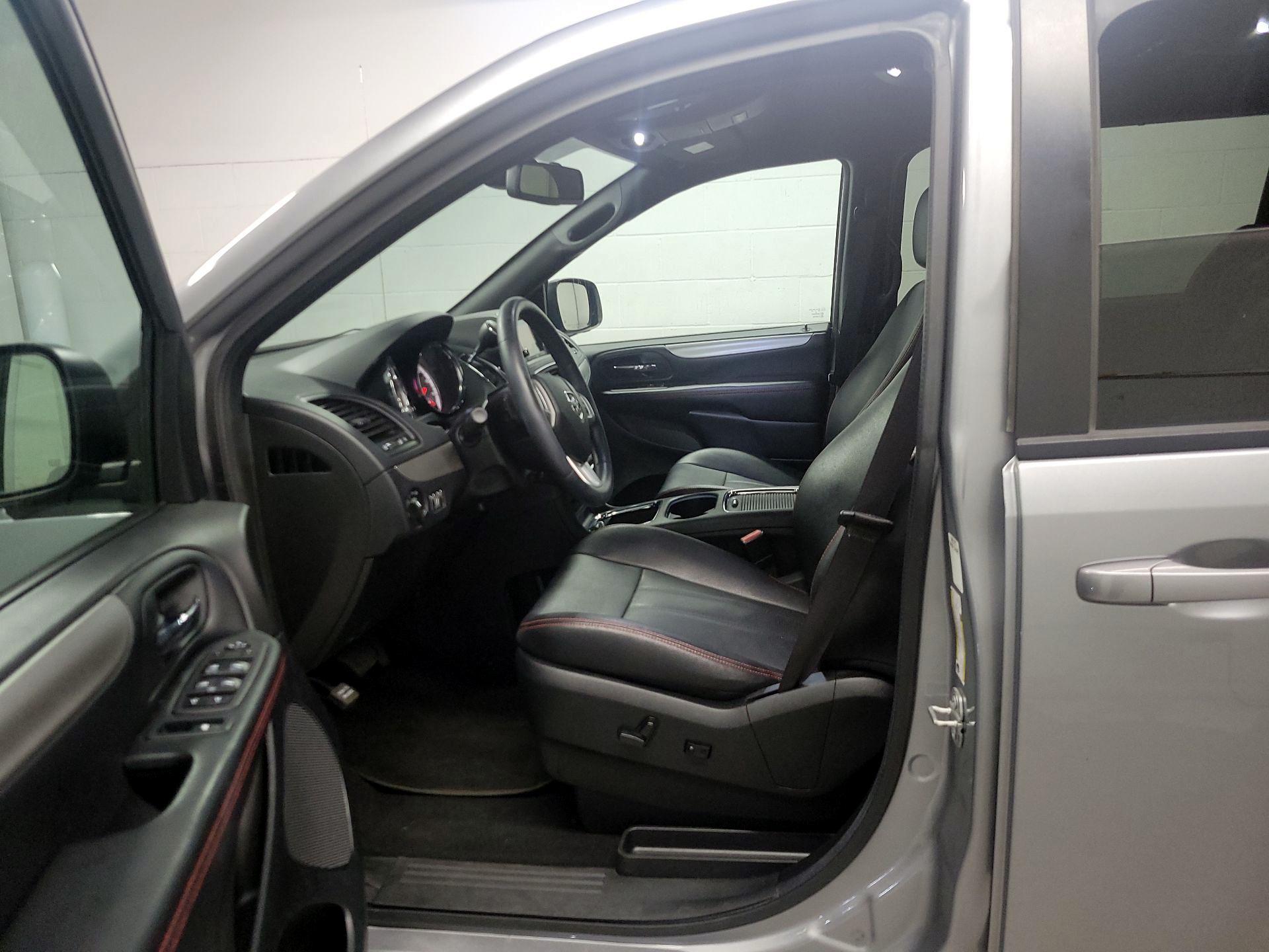 Thumbnail: 2019 Dodge Grand Caravan - 11