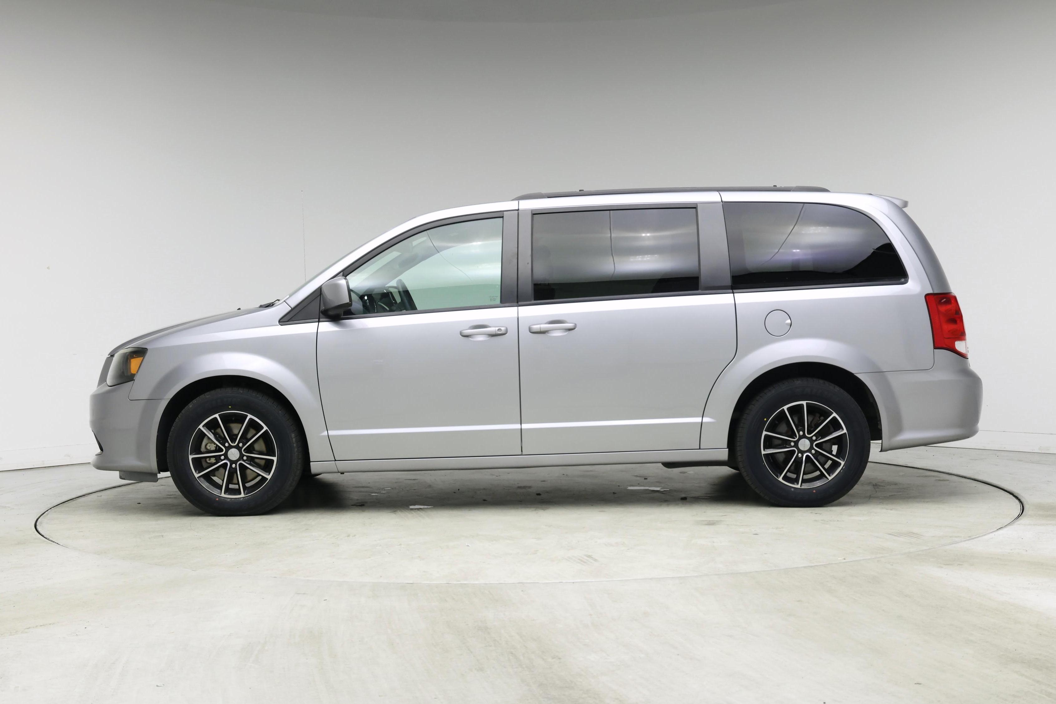Thumbnail: 2019 Dodge Grand Caravan - 3