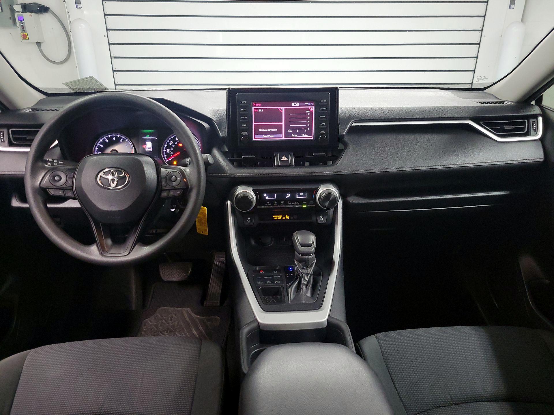 Thumbnail: 2019 Toyota RAV4 - 9