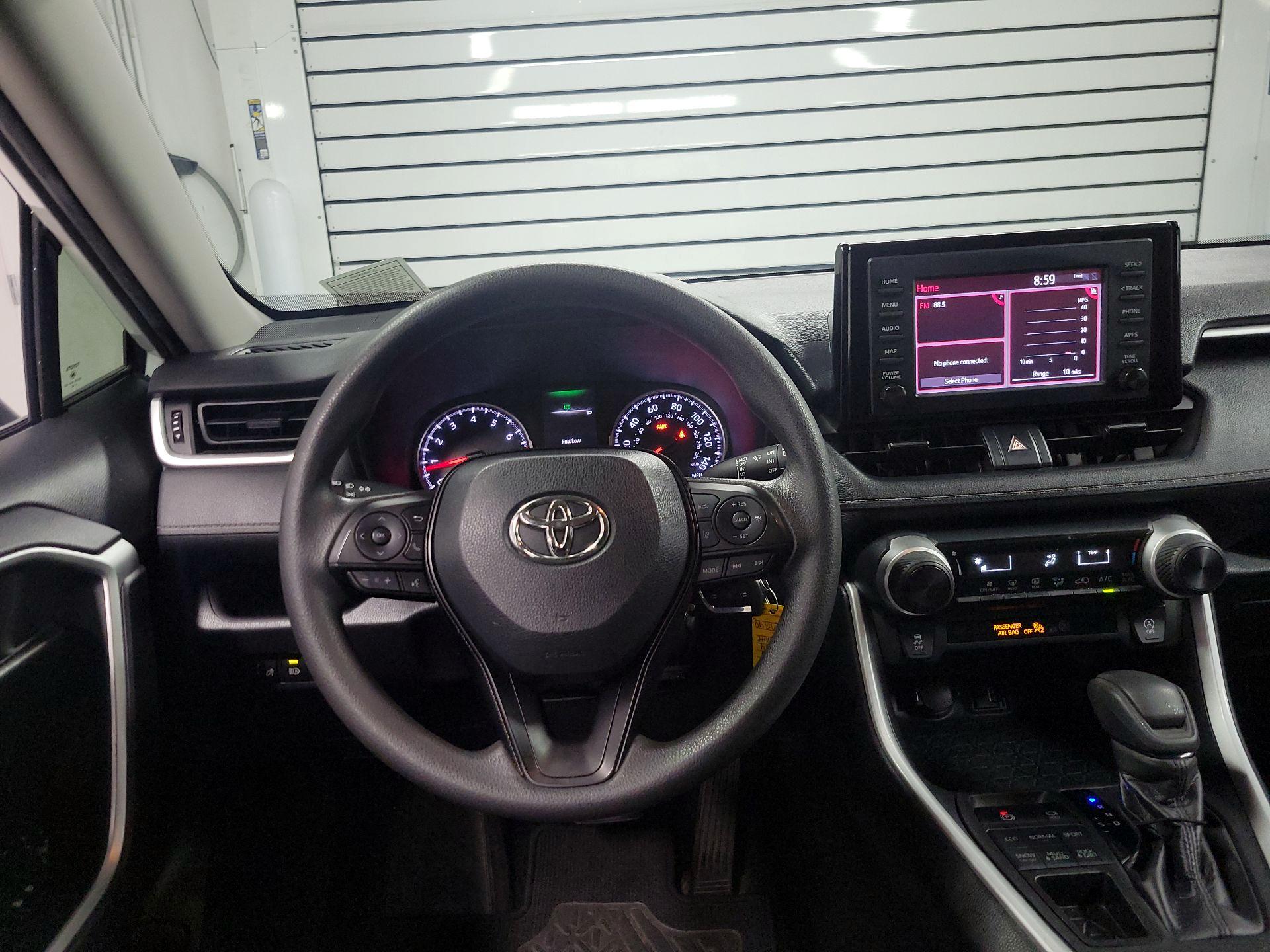 Thumbnail: 2019 Toyota RAV4 - 10