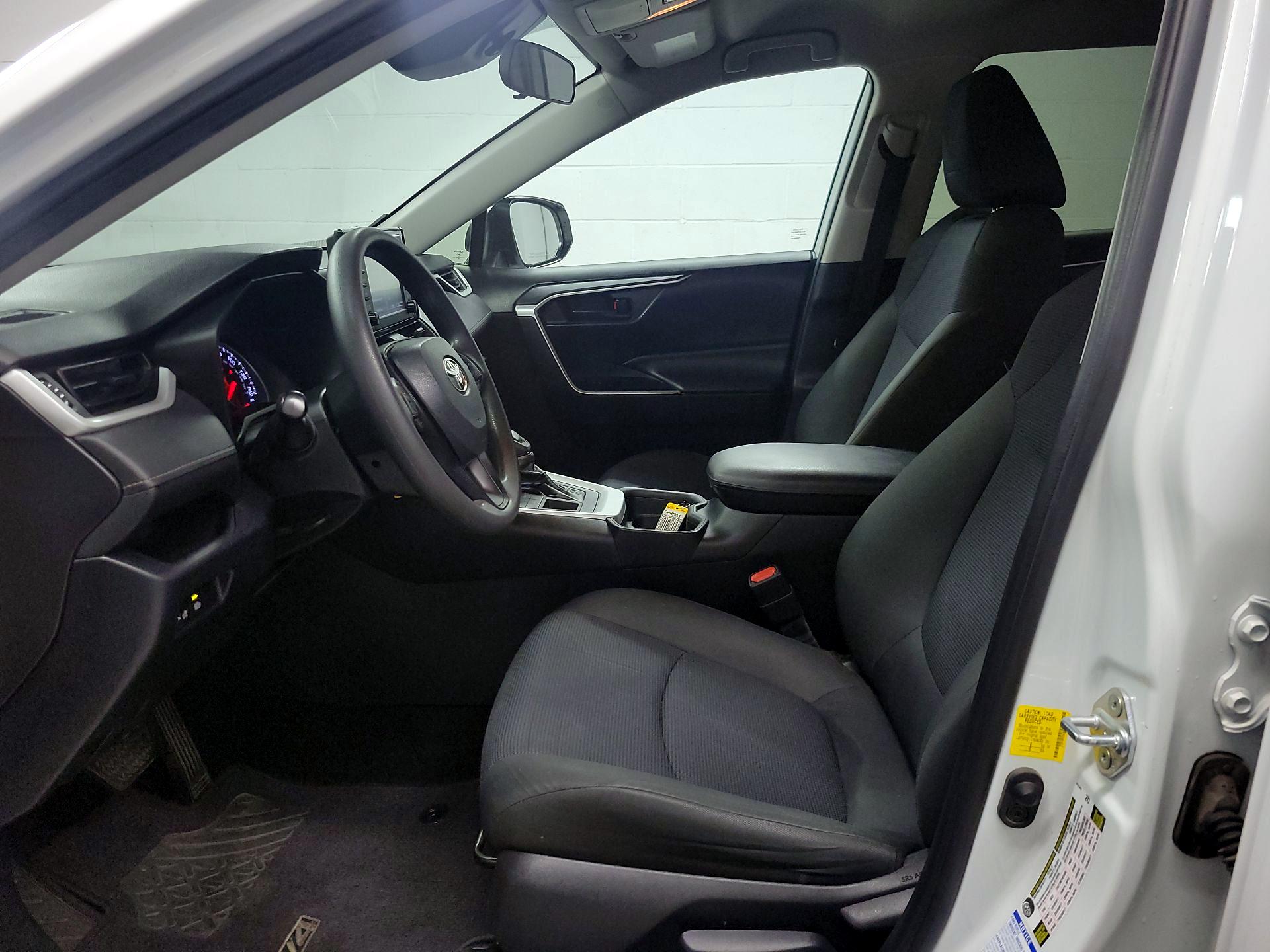 Thumbnail: 2019 Toyota RAV4 - 11