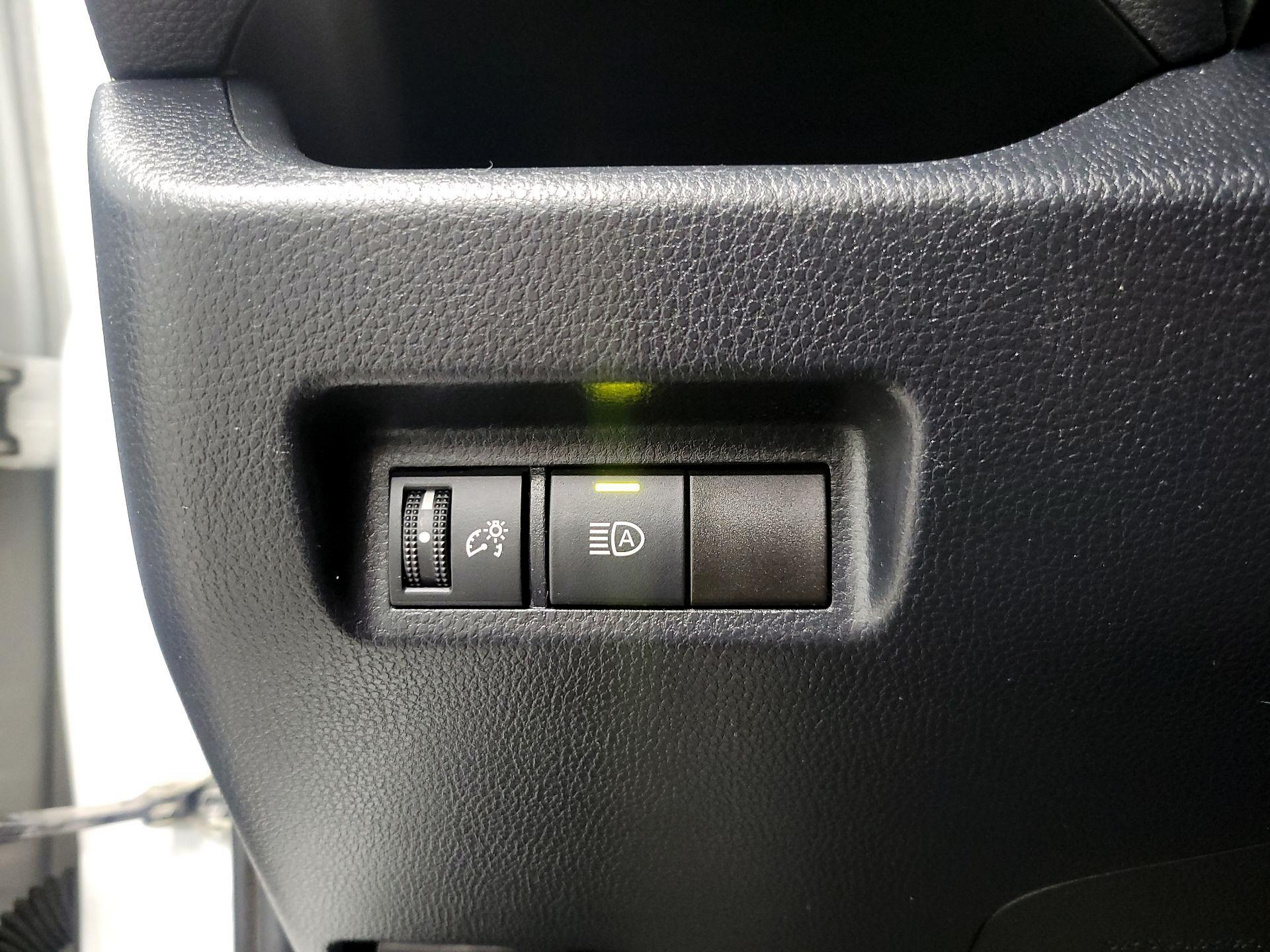 Thumbnail: 2019 Toyota RAV4 - 13