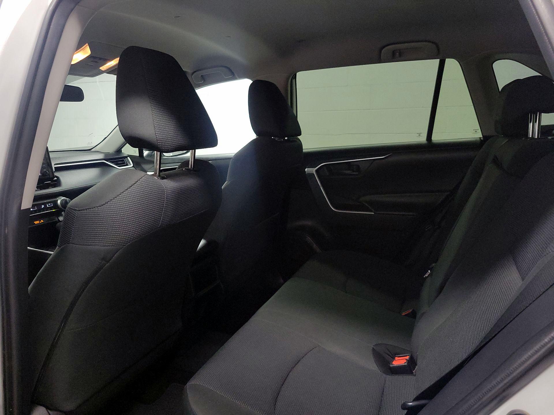 Thumbnail: 2019 Toyota RAV4 - 18