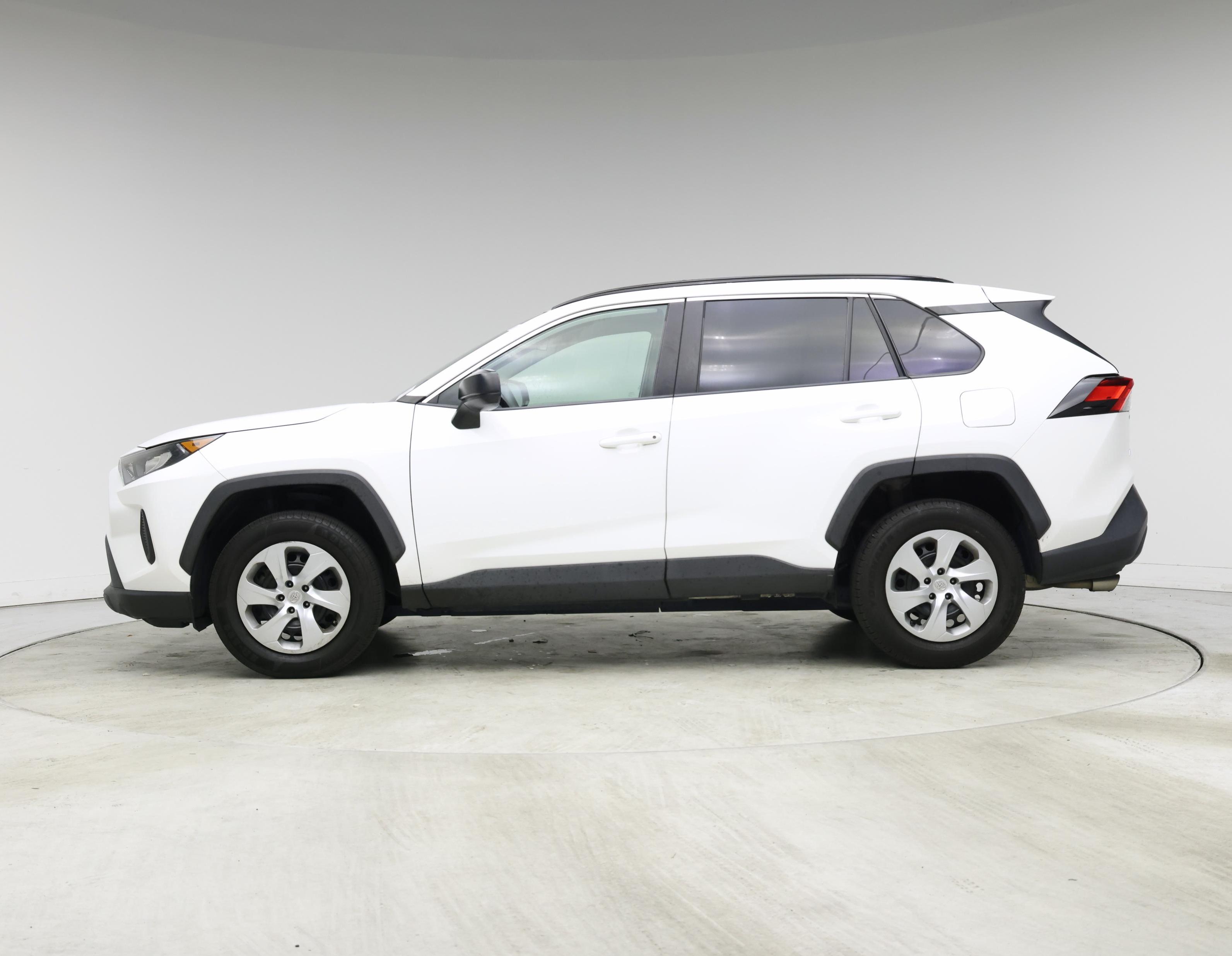 Thumbnail: 2019 Toyota RAV4 - 3