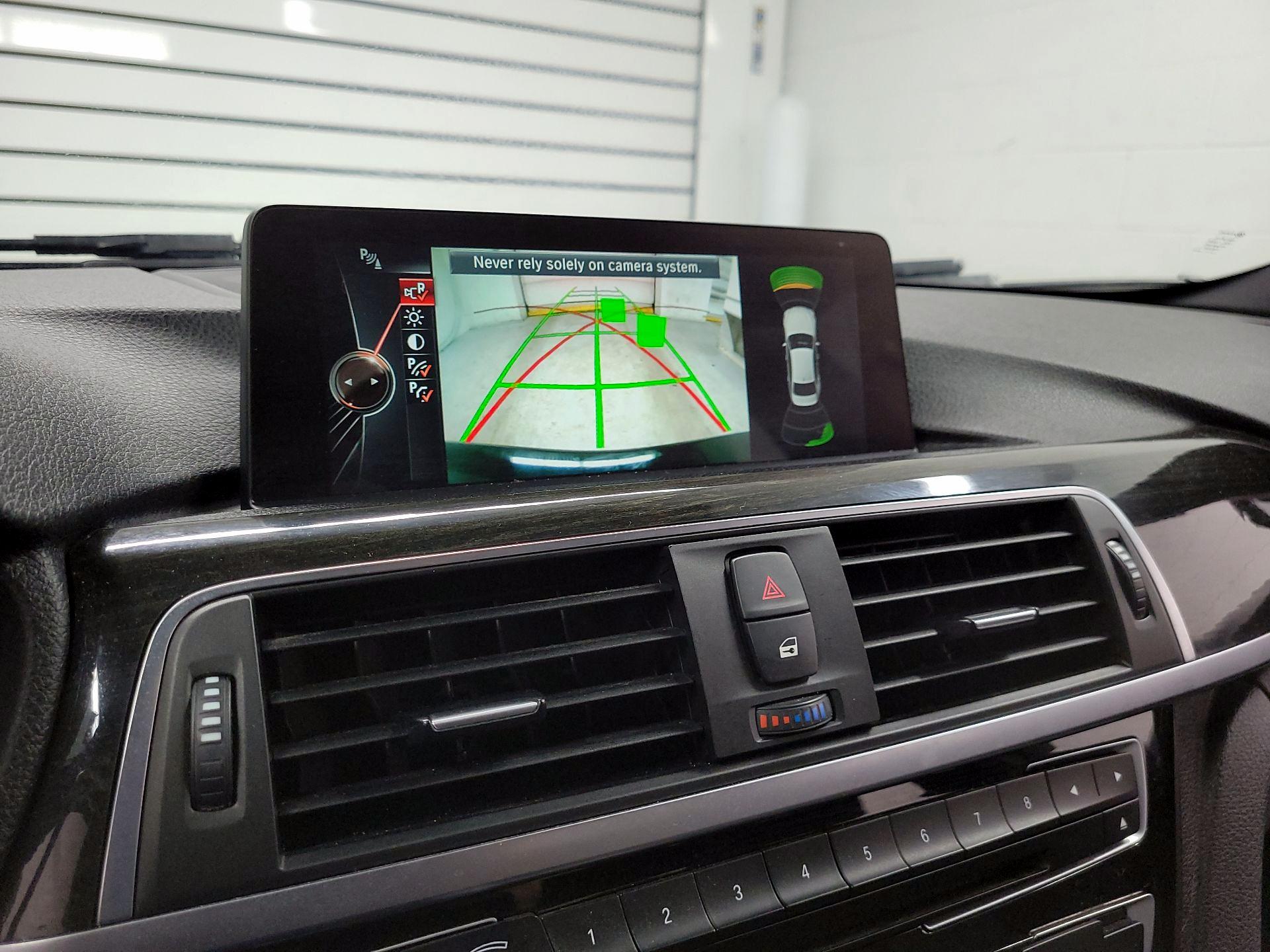 Thumbnail: 2016 BMW 3 Series - 14