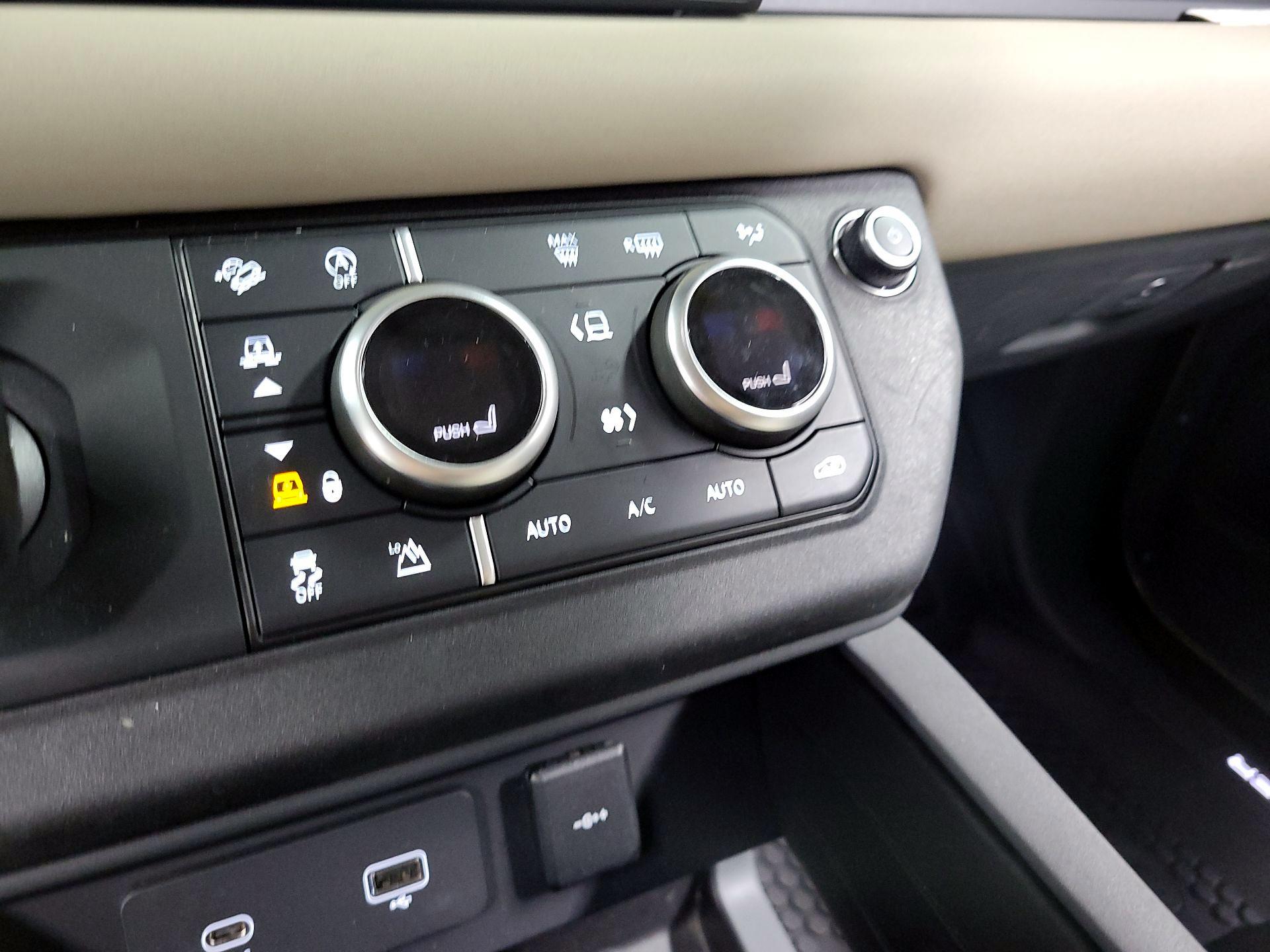 Thumbnail: 2023 Land Rover Defender - 15