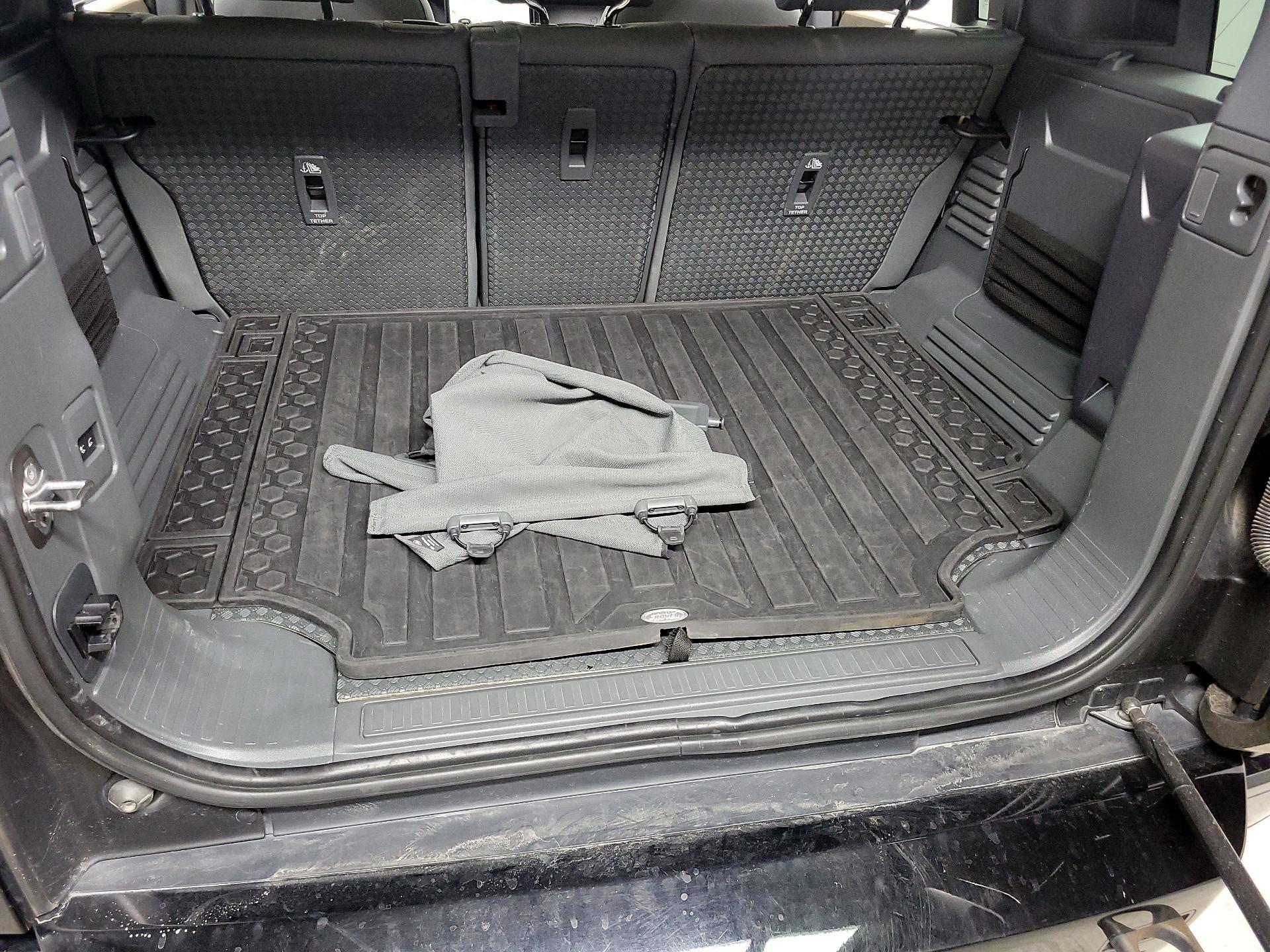 Thumbnail: 2023 Land Rover Defender - 18