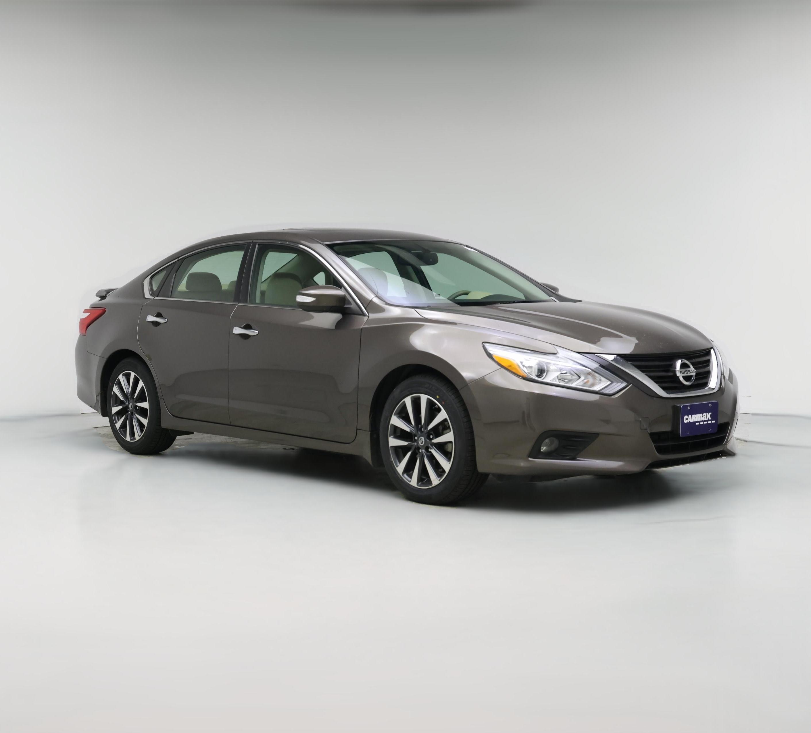 Thumbnail: 2016 Nissan Altima - 1