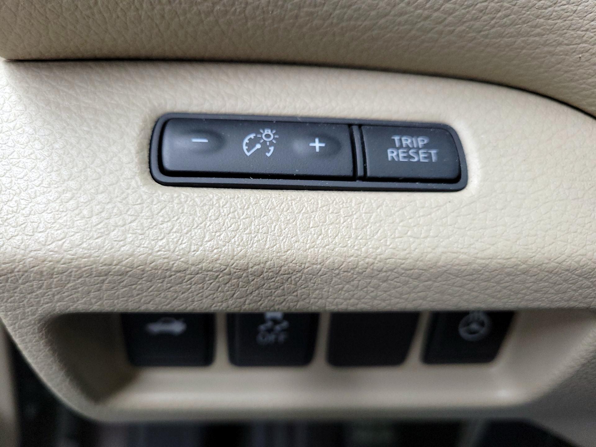 Thumbnail: 2016 Nissan Altima - 13