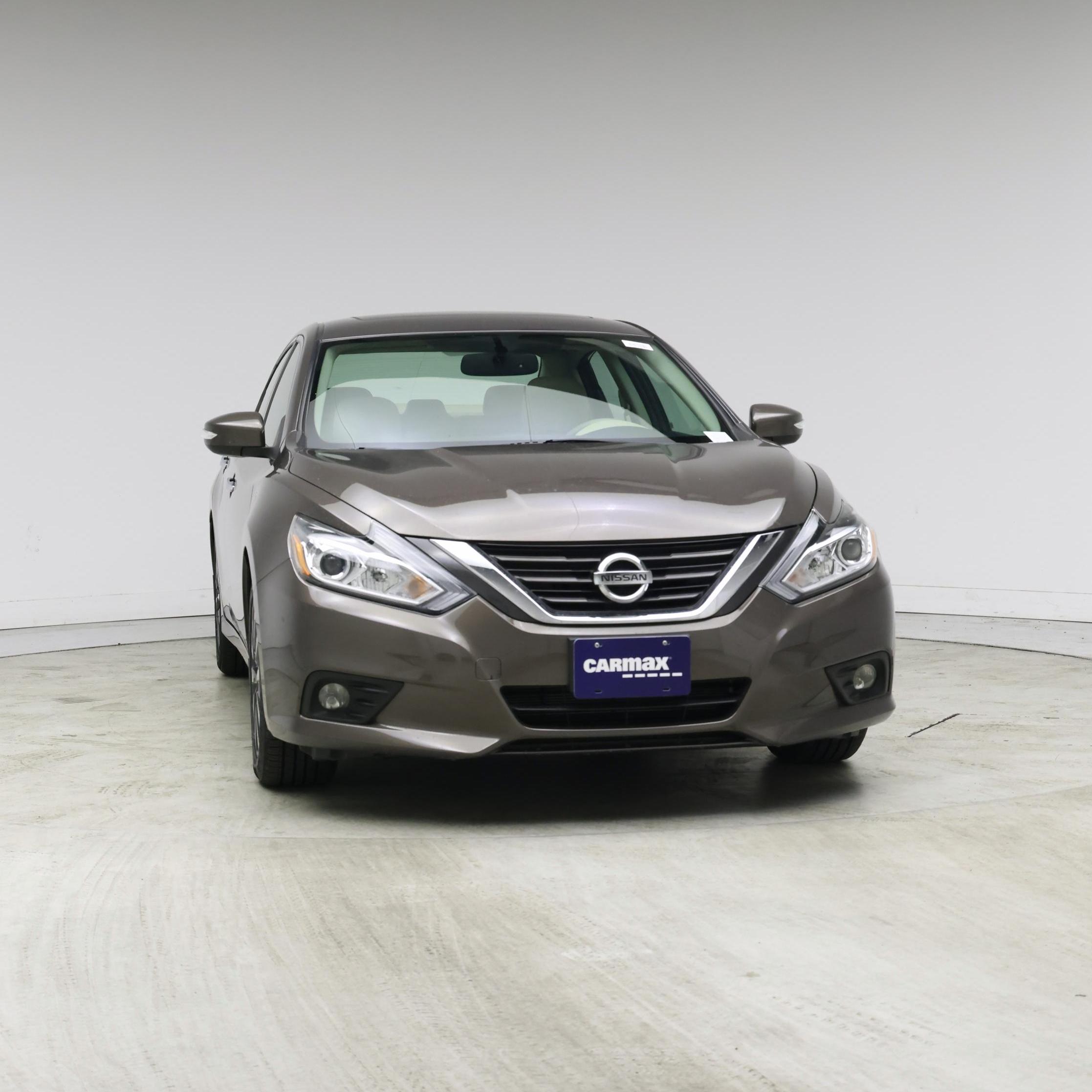 Thumbnail: 2016 Nissan Altima - 5