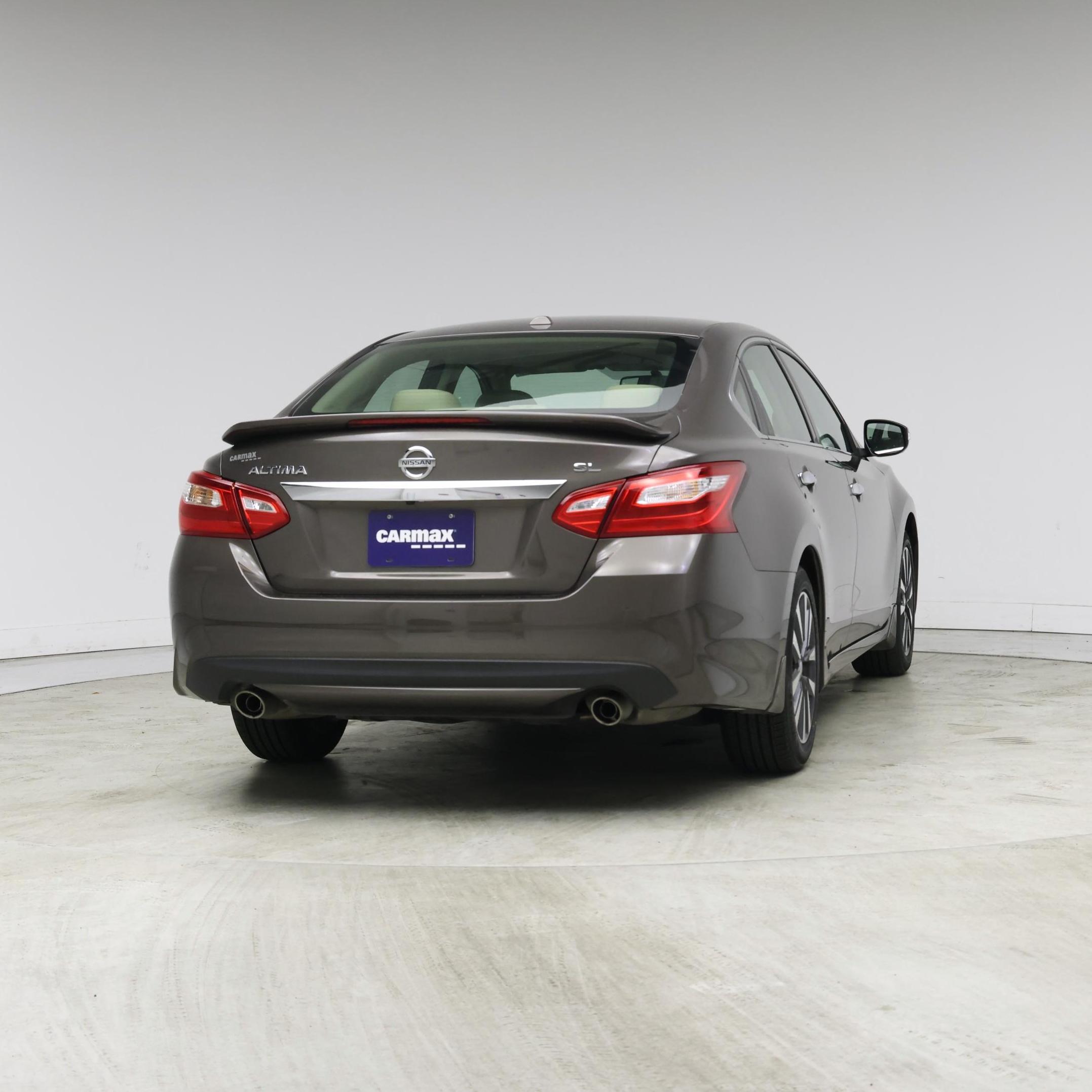 Thumbnail: 2016 Nissan Altima - 8