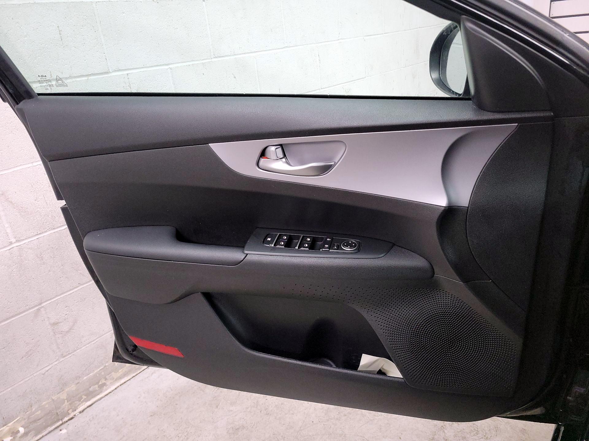 Thumbnail: 2023 Kia Forte - 12