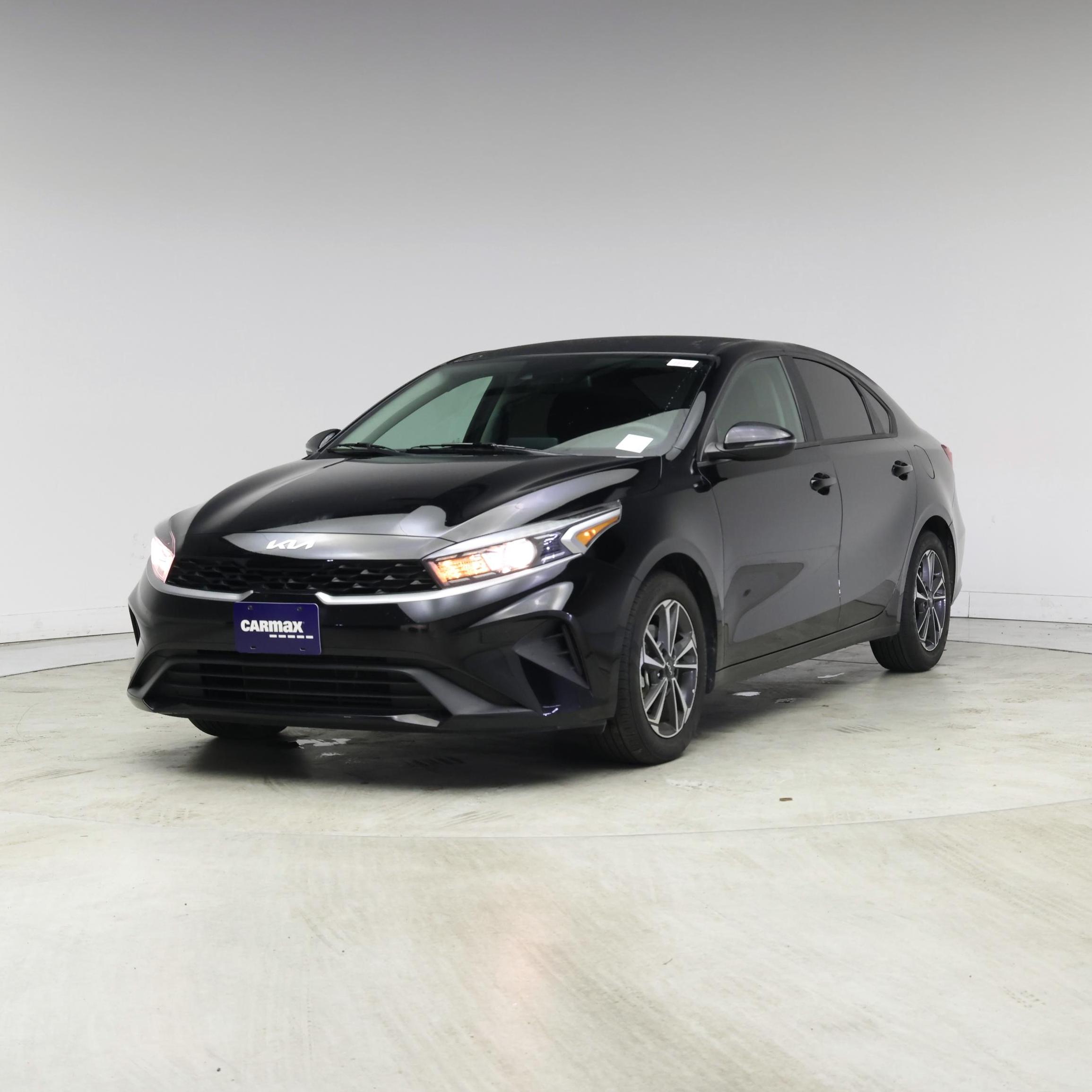 Thumbnail: 2023 Kia Forte - 4