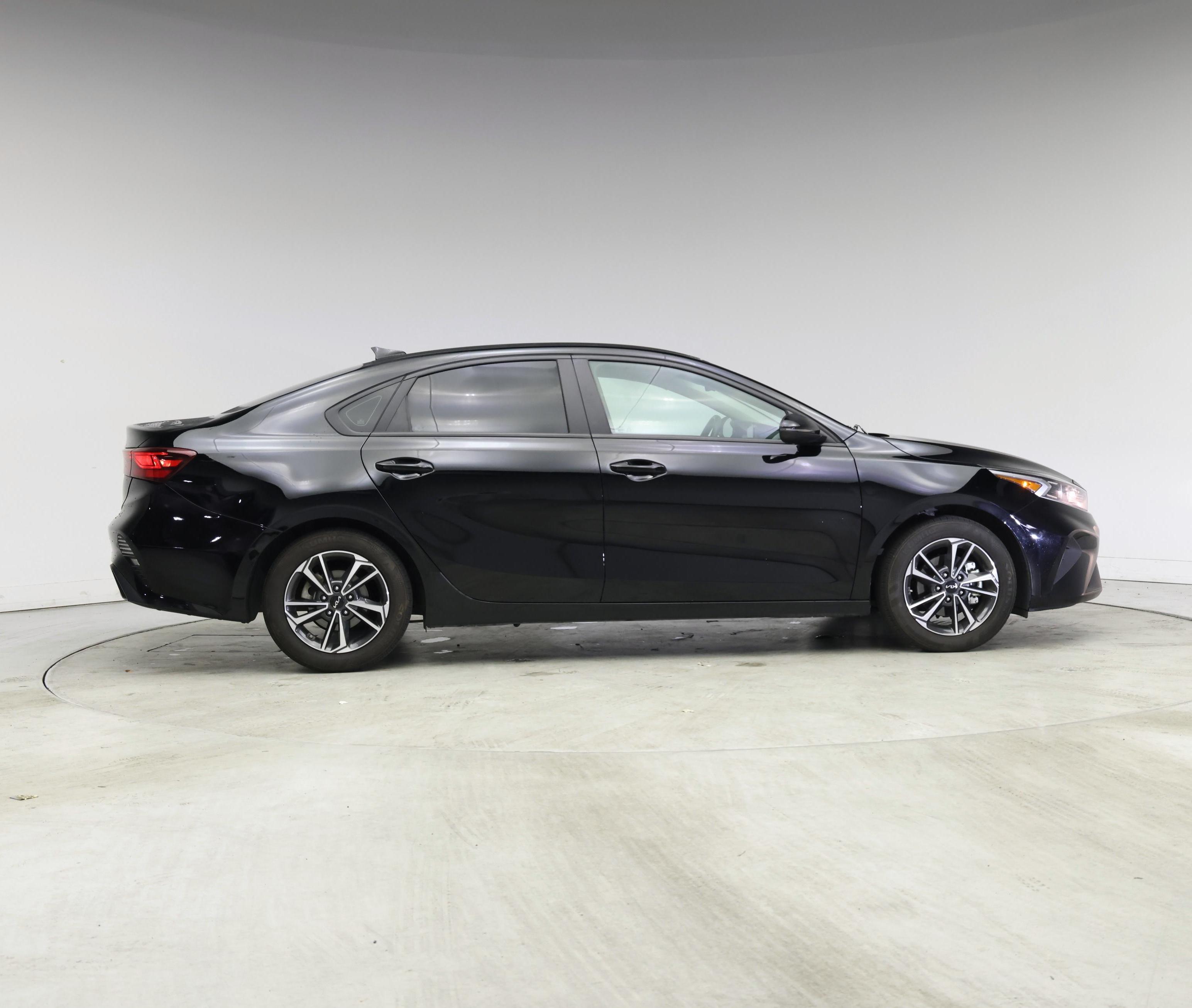 Thumbnail: 2023 Kia Forte - 7