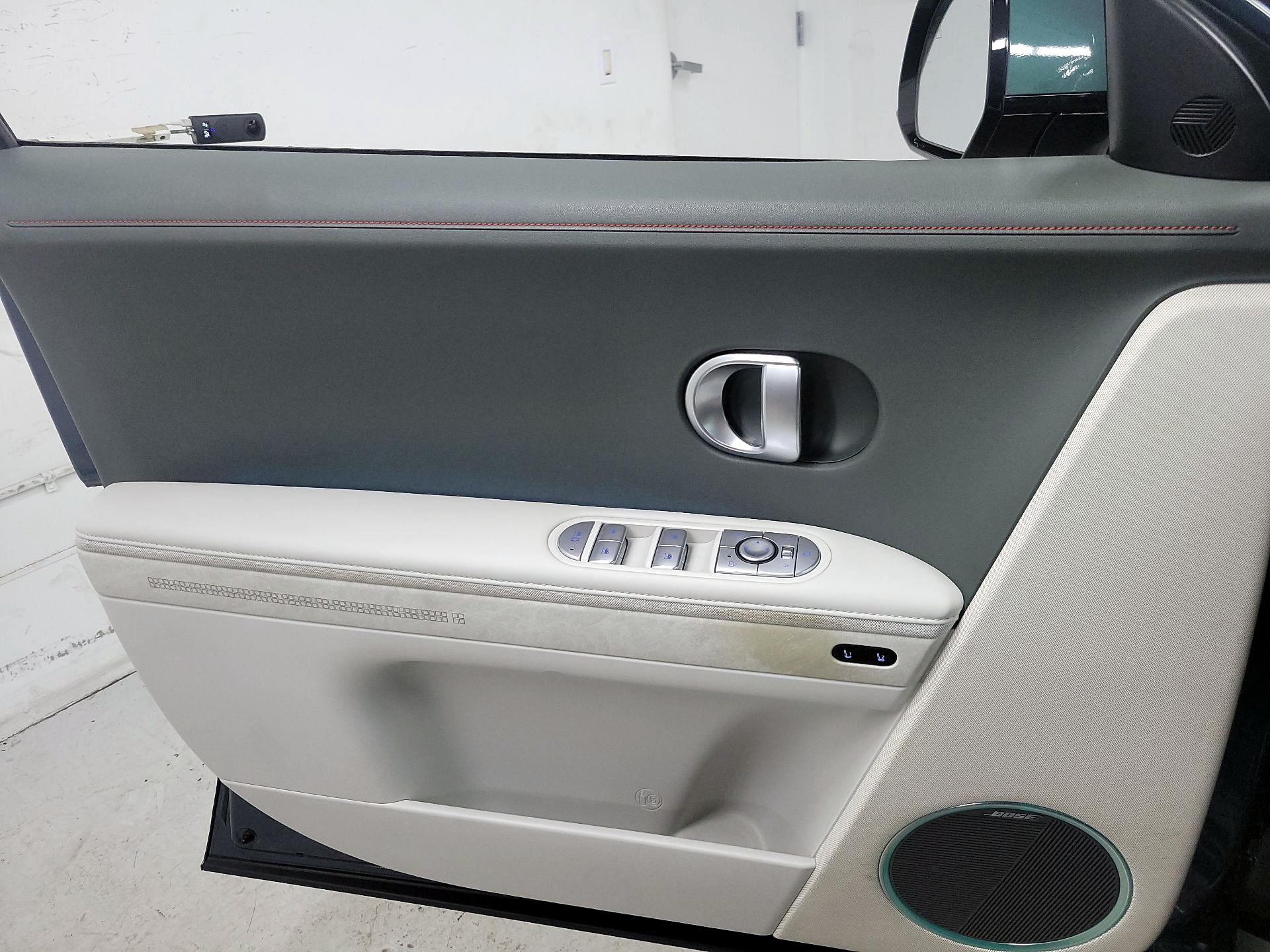 Thumbnail: 2022 Hyundai Ioniq 5 - 12