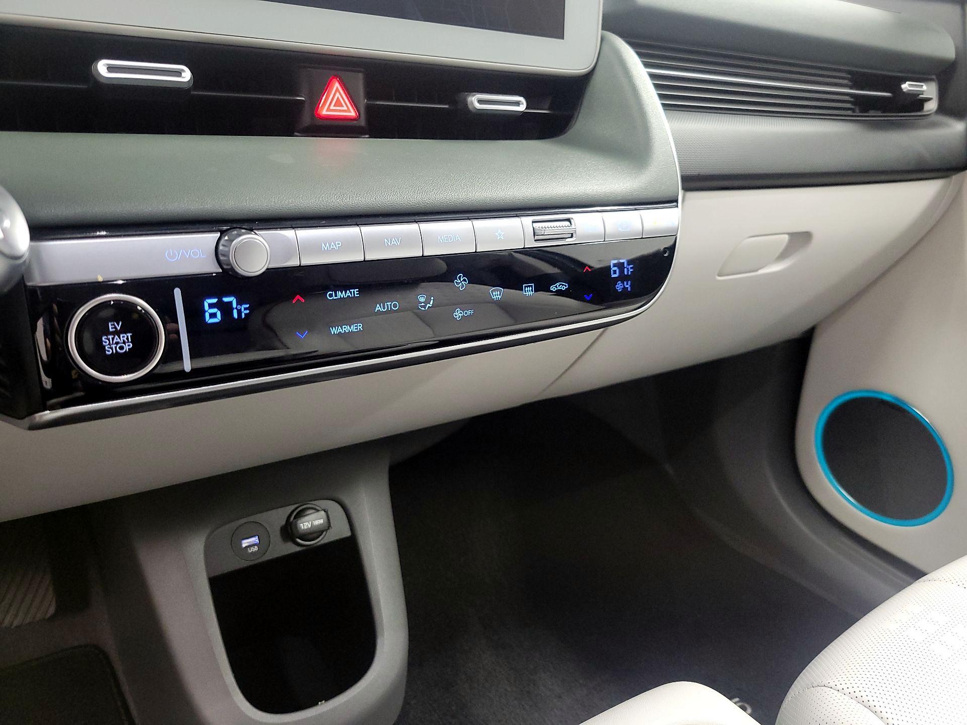 Thumbnail: 2022 Hyundai Ioniq 5 - 17