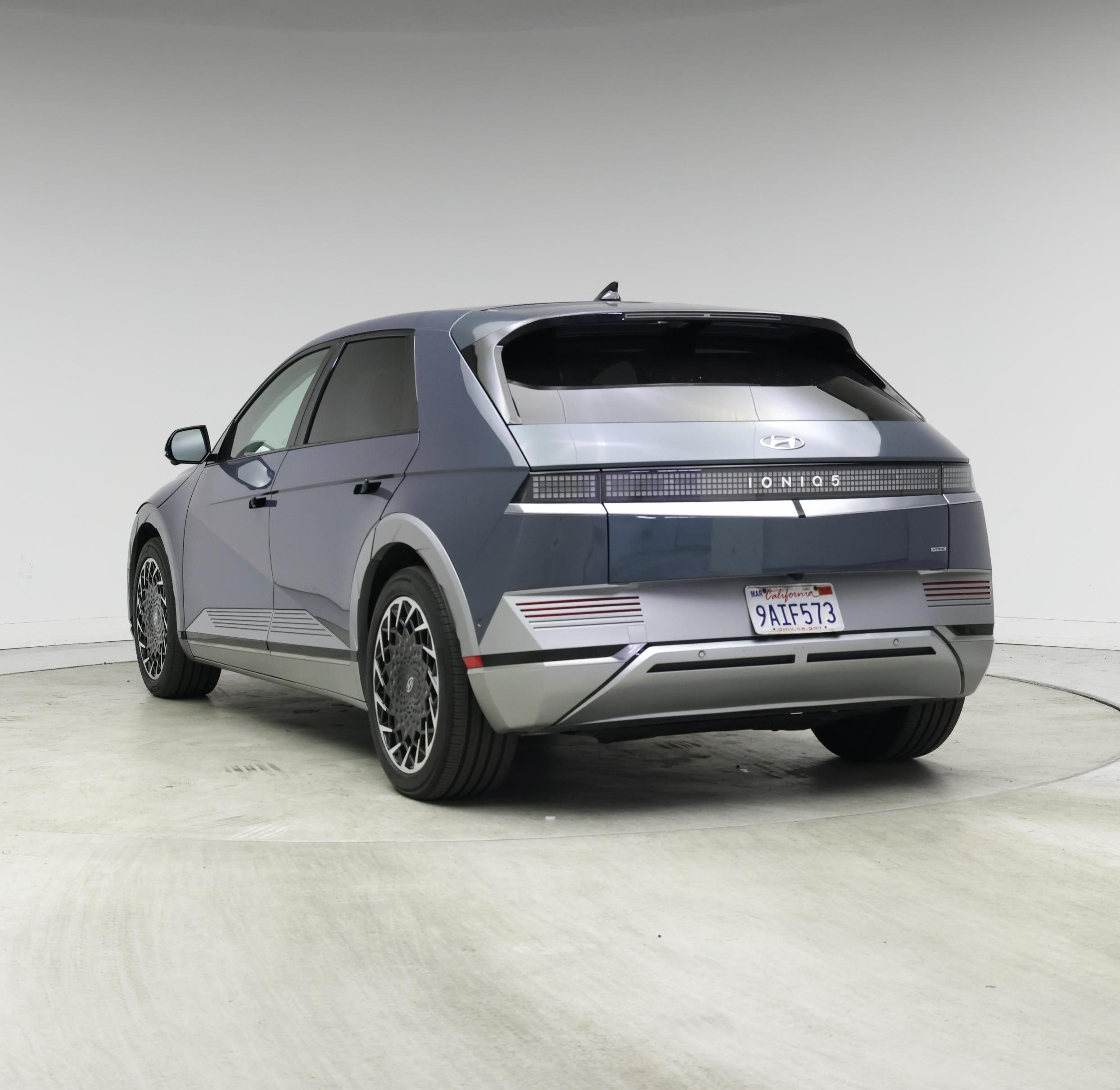 Thumbnail: 2022 Hyundai Ioniq 5 - 2