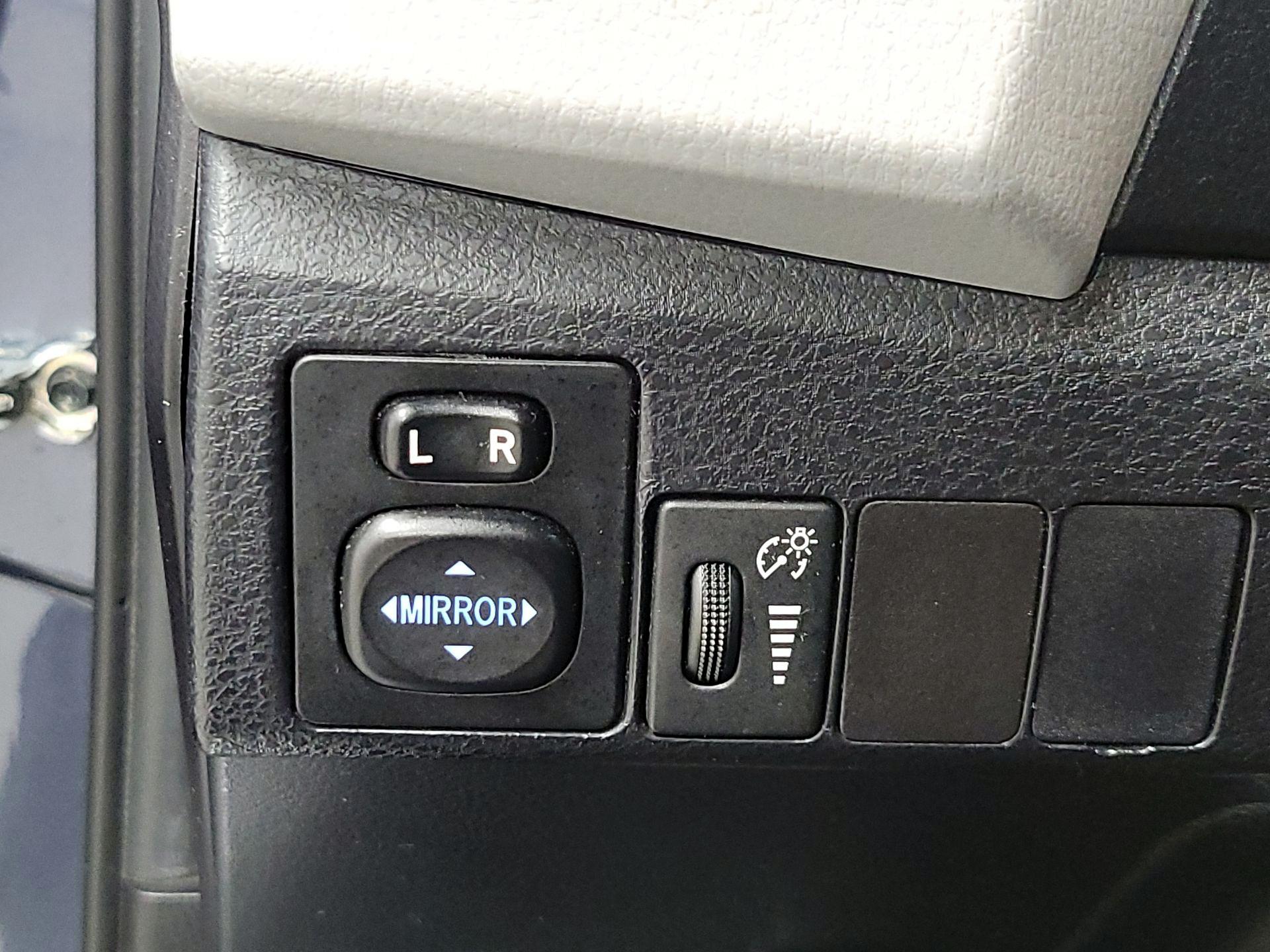 Thumbnail: 2014 Toyota Corolla - 13