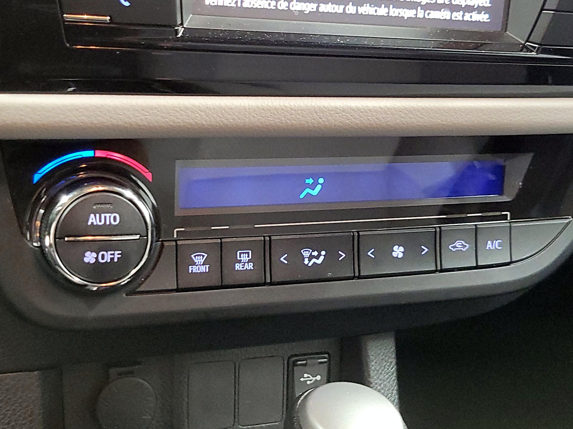 Thumbnail: 2014 Toyota Corolla - 16