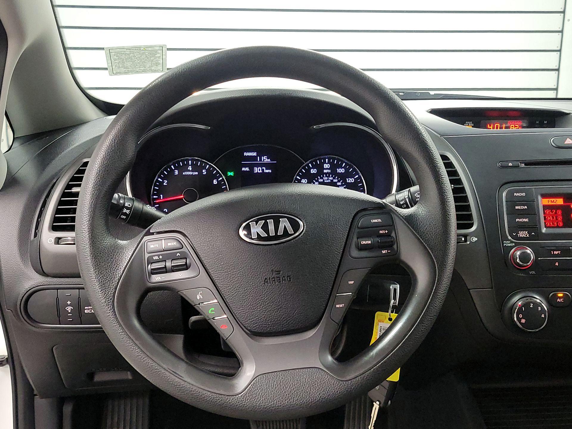 Thumbnail: 2015 Kia Forte - 10