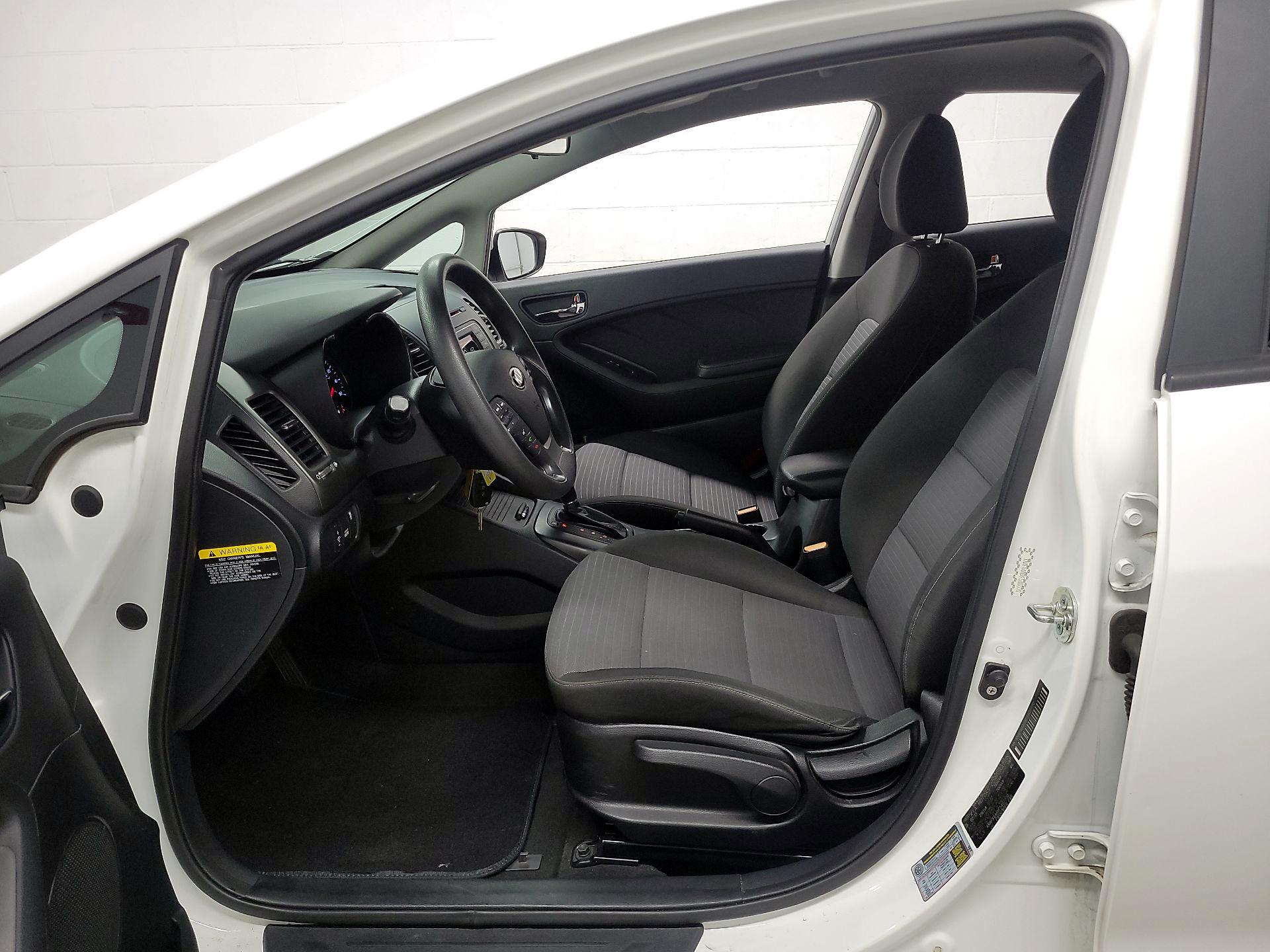 Thumbnail: 2015 Kia Forte - 11