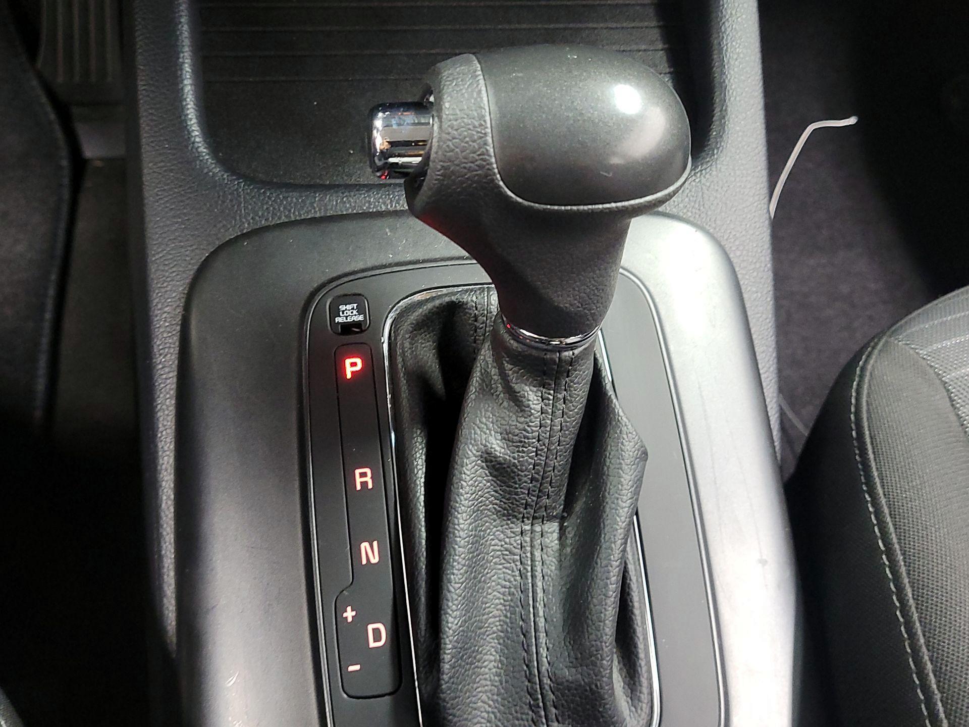 Thumbnail: 2015 Kia Forte - 17