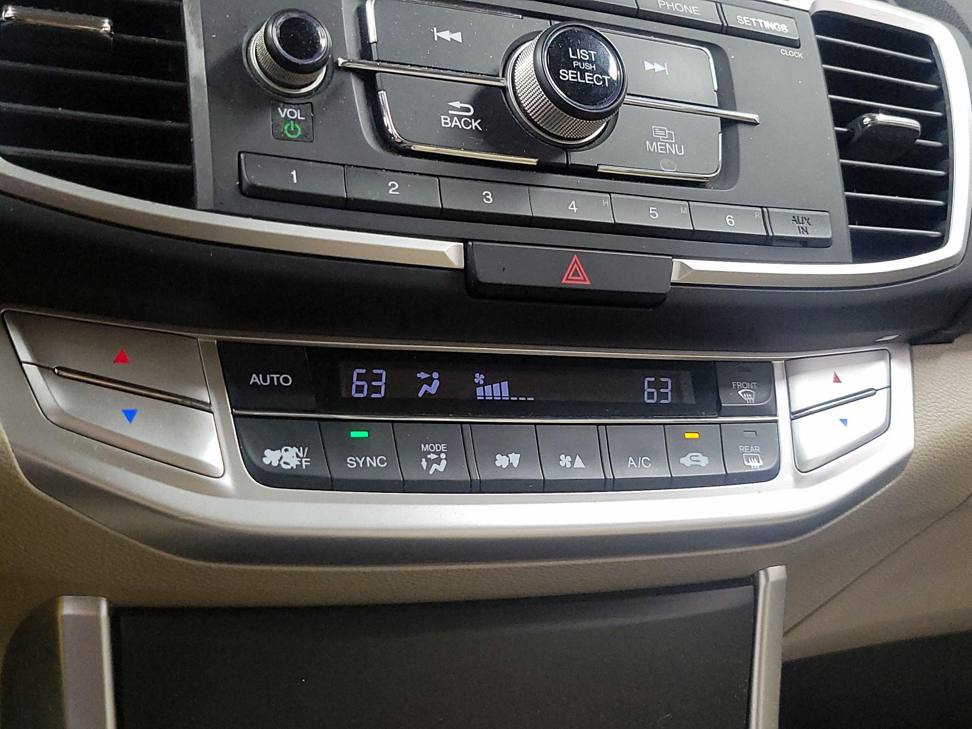 Thumbnail: 2015 Honda Accord - 15