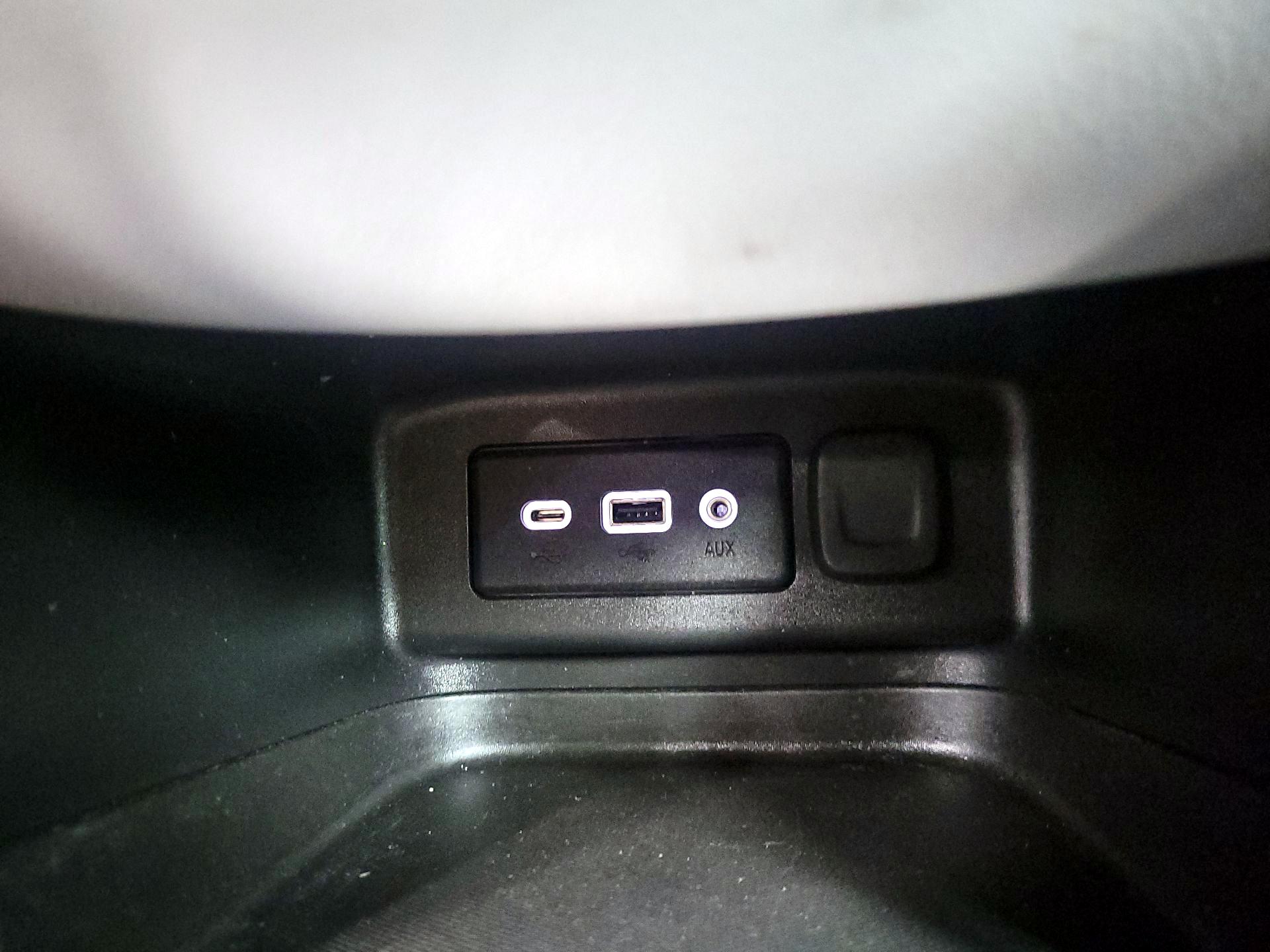 Thumbnail: 2021 Chevrolet Equinox - 18