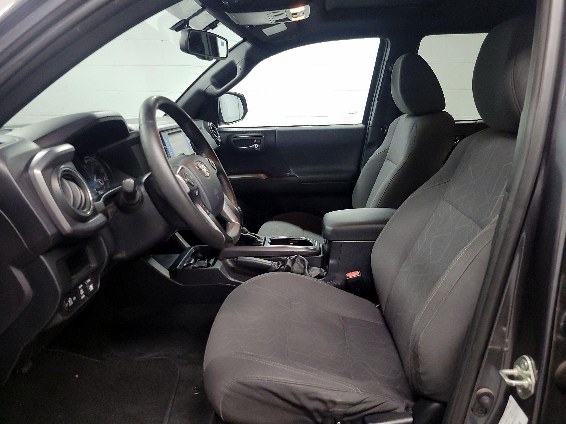 Thumbnail: 2017 Toyota Tacoma - 11