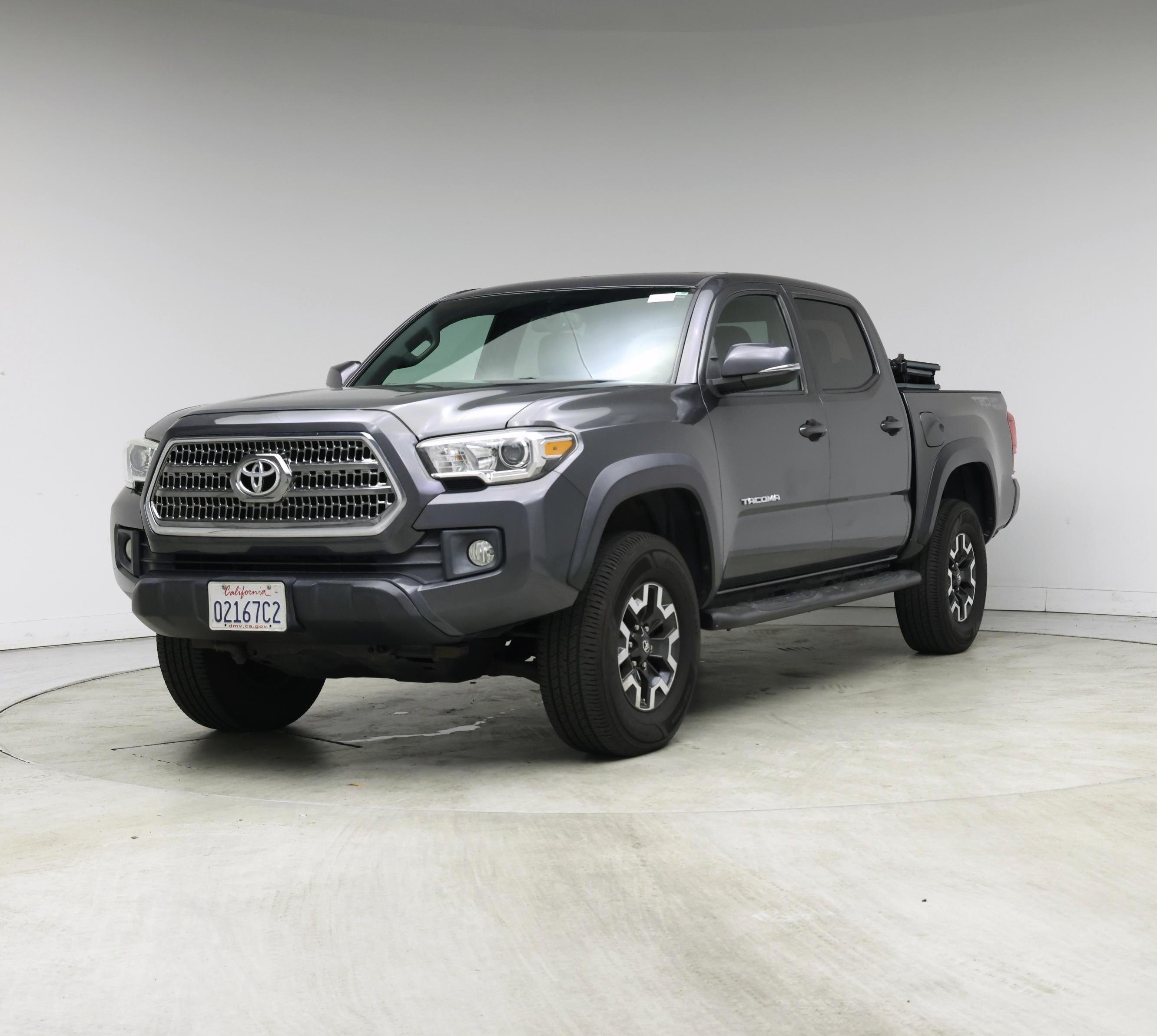 Thumbnail: 2017 Toyota Tacoma - 4