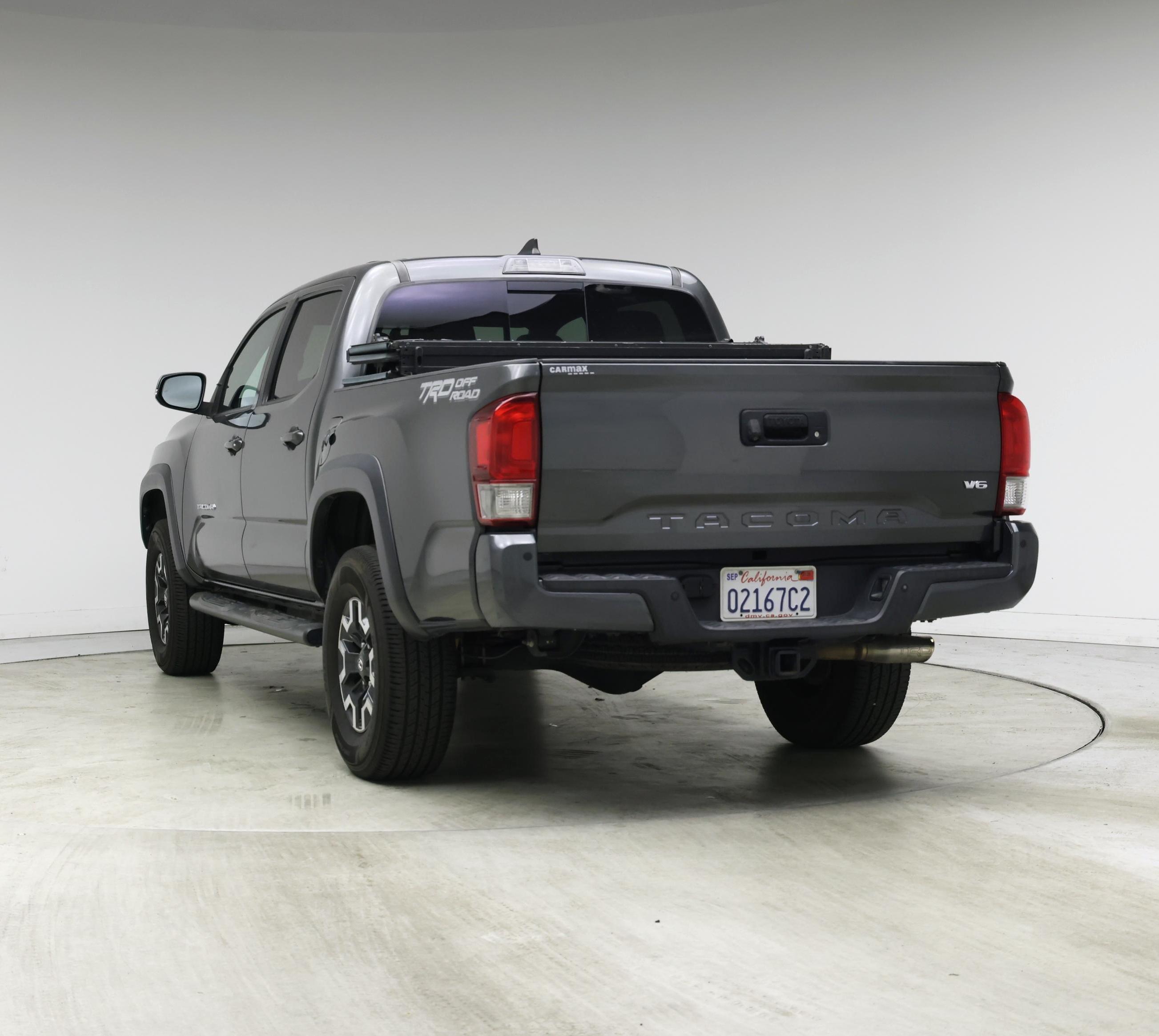 Thumbnail: 2017 Toyota Tacoma - 6