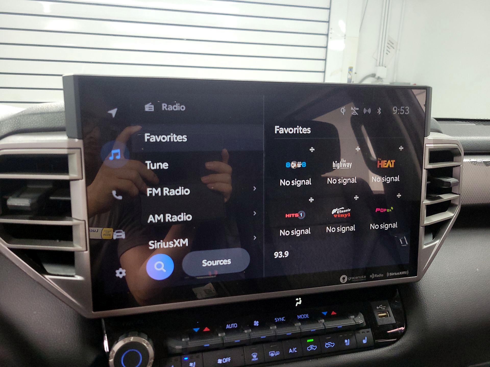 Thumbnail: 2024 Toyota Tundra - 15