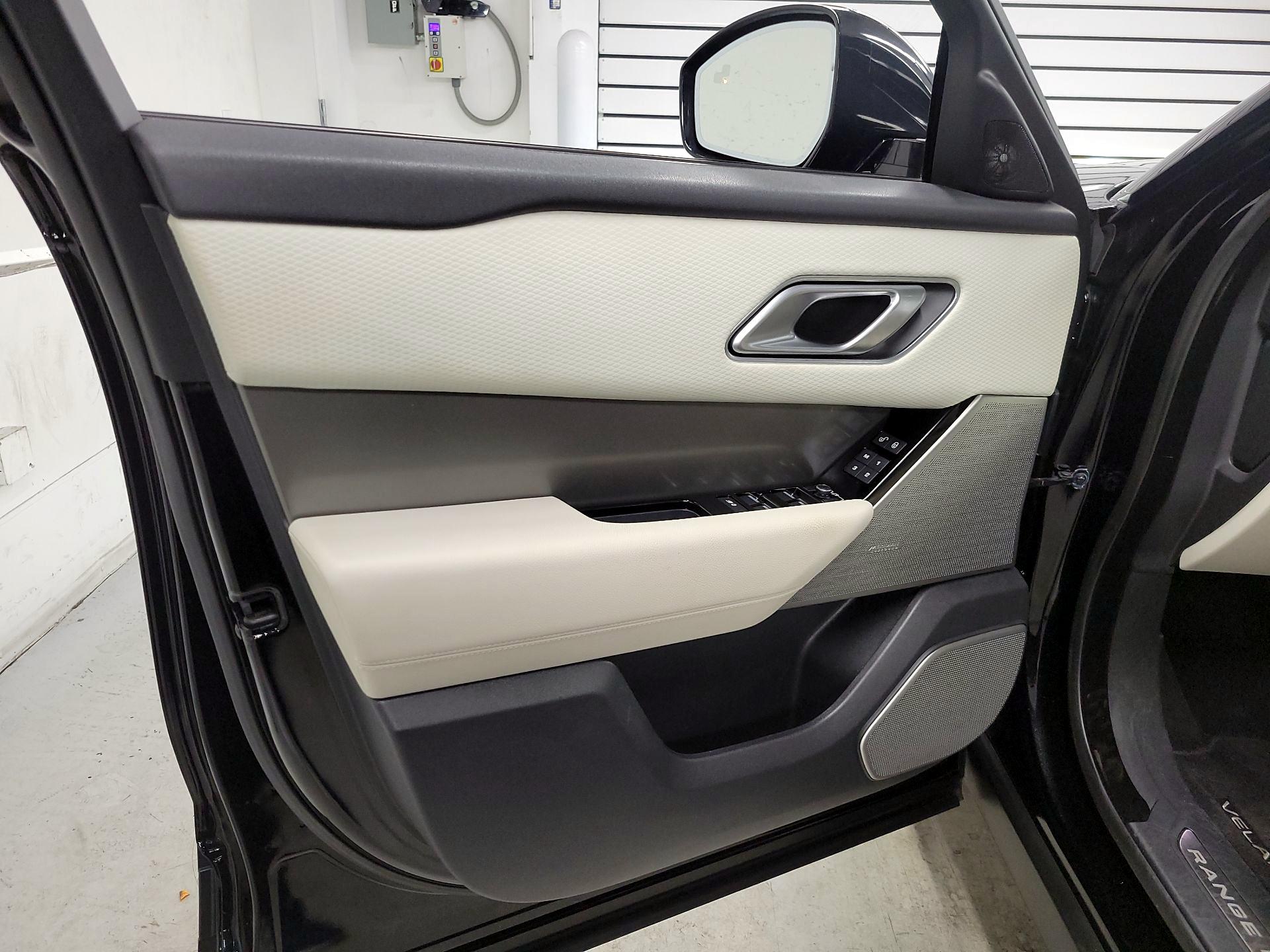 Thumbnail: 2020 Land Rover Range Rover Velar - 12