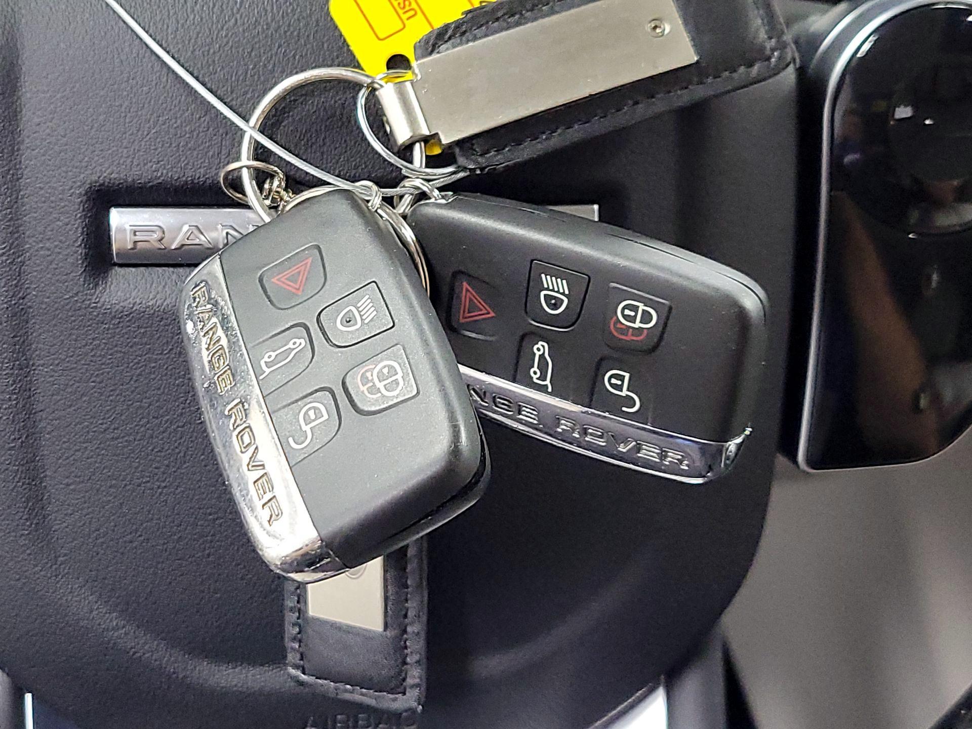 Thumbnail: 2020 Land Rover Range Rover Velar - 20