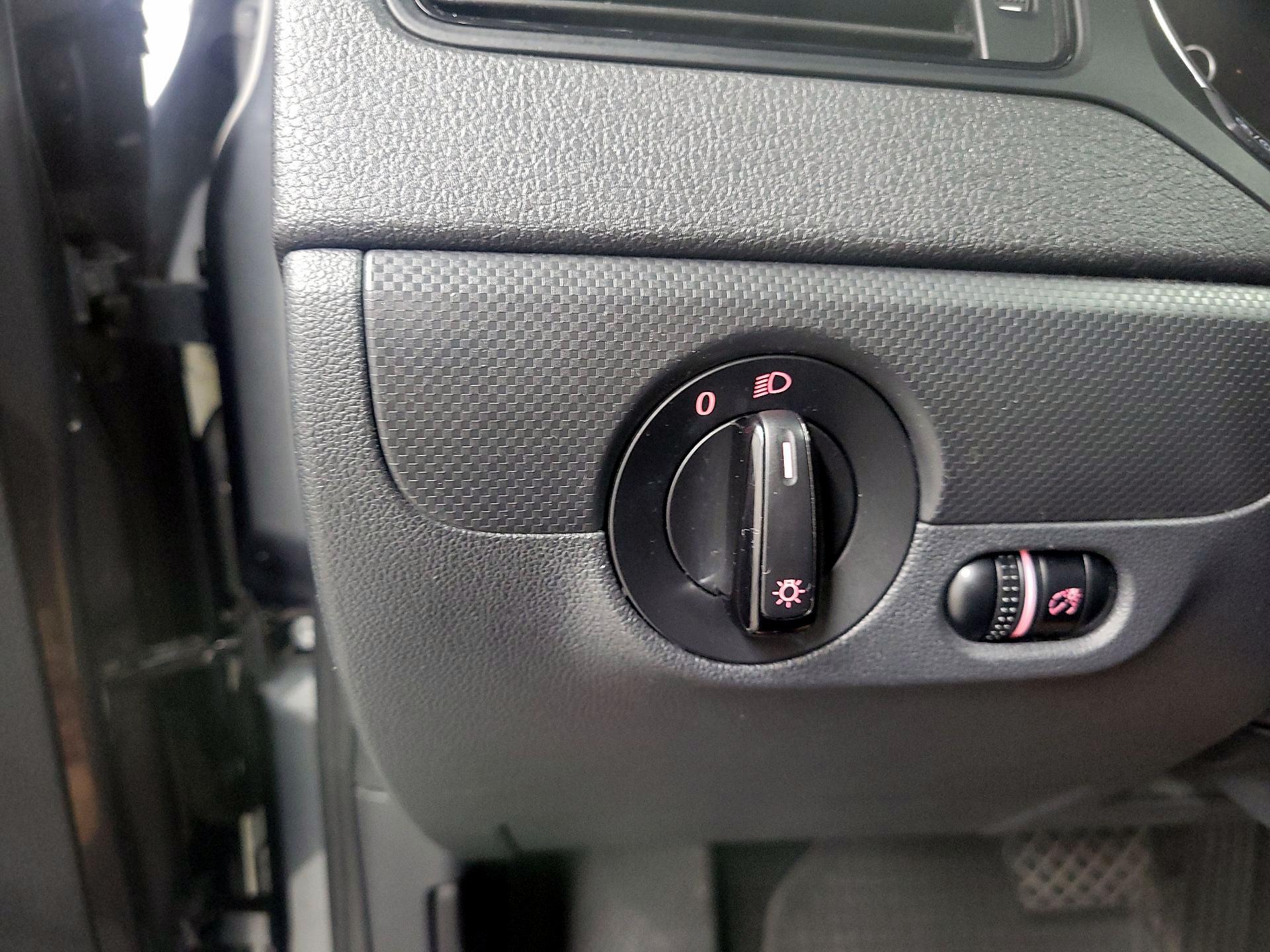 Thumbnail: 2016 Volkswagen Jetta - 13