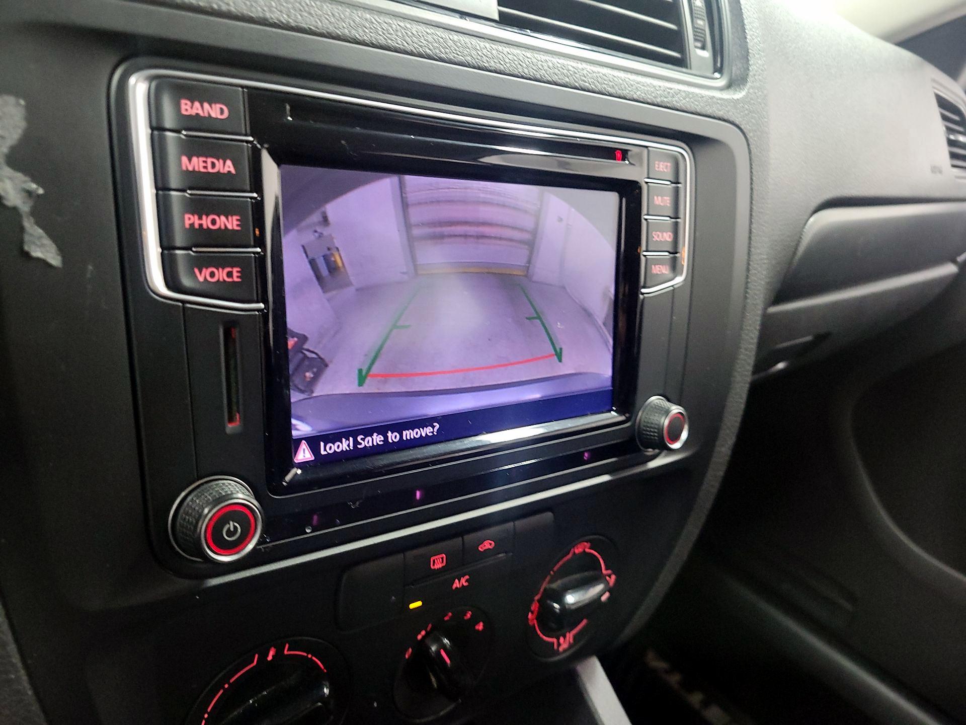 Thumbnail: 2016 Volkswagen Jetta - 14