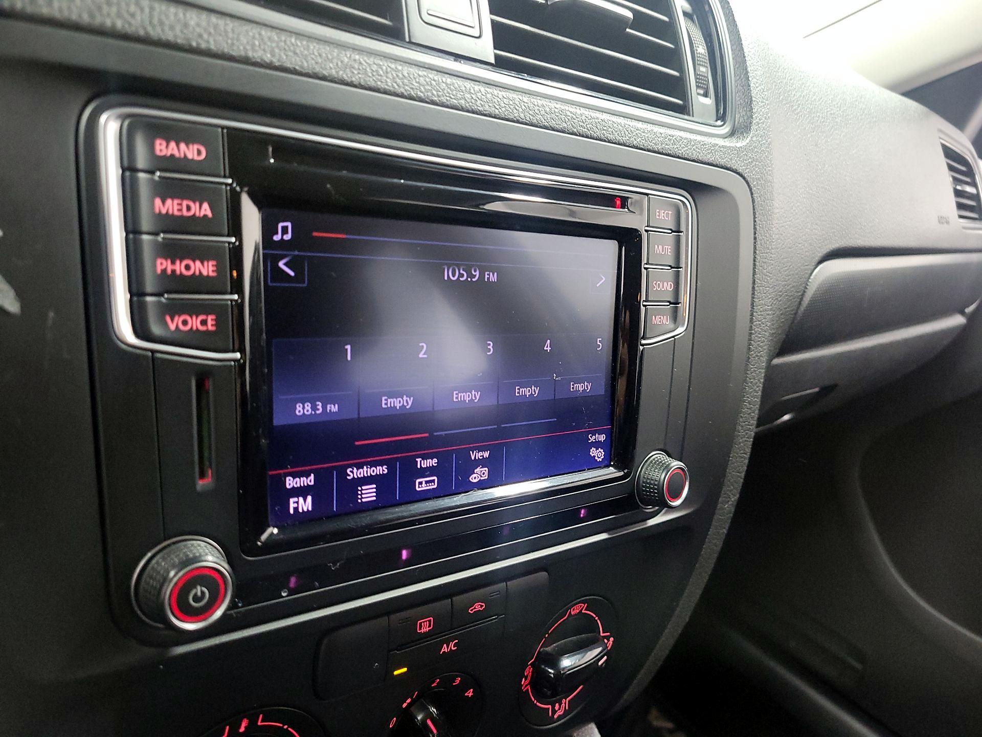 Thumbnail: 2016 Volkswagen Jetta - 15